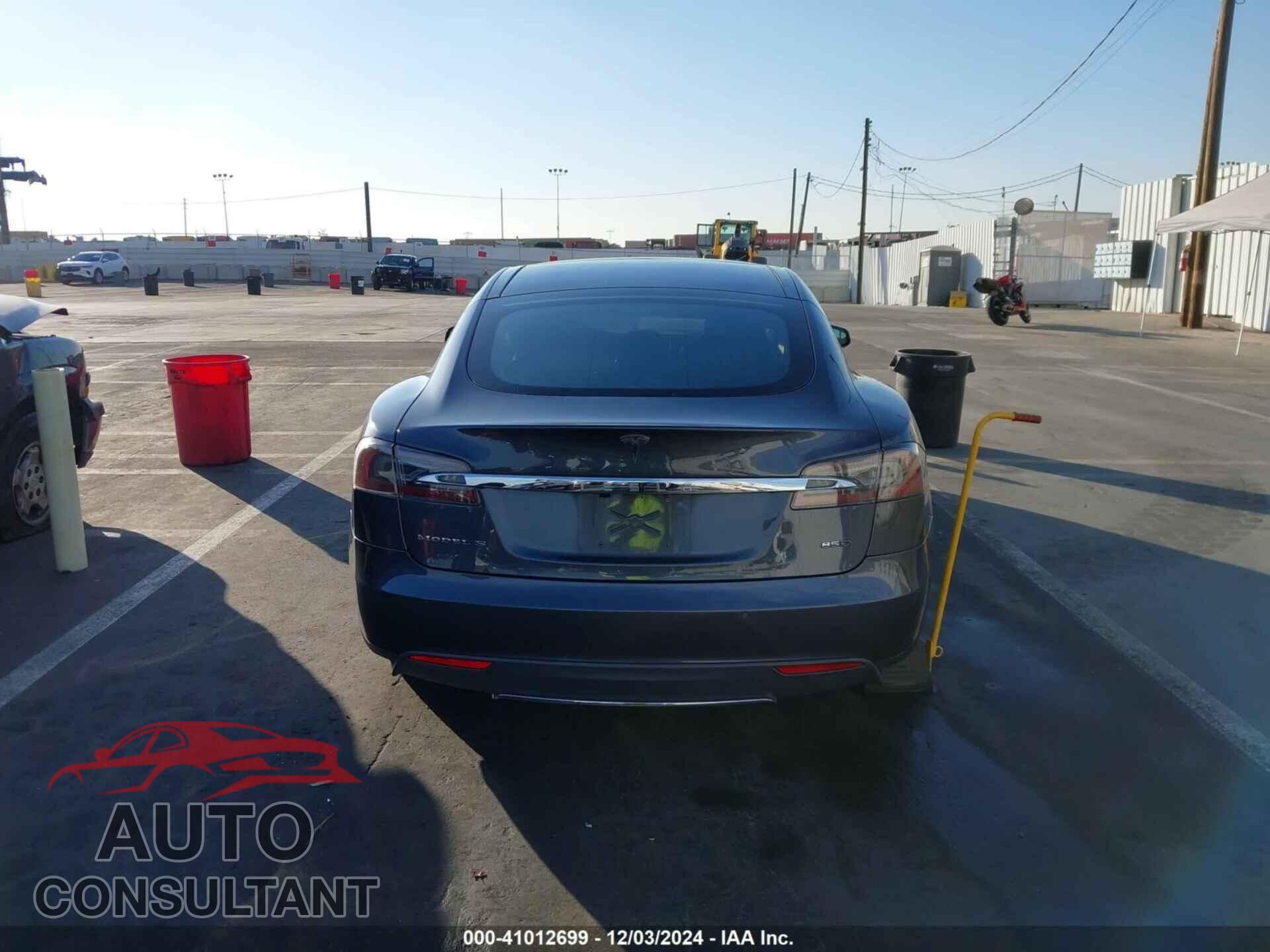 TESLA MODEL S 2015 - 5YJSA1E21FF114556