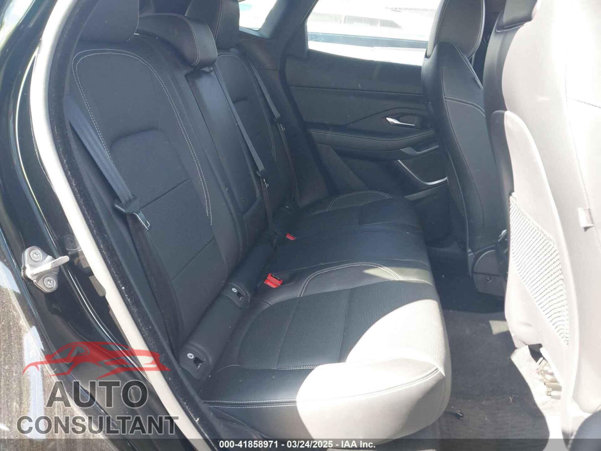 JAGUAR E-PACE 2018 - SADFM2GX9J1Z06323