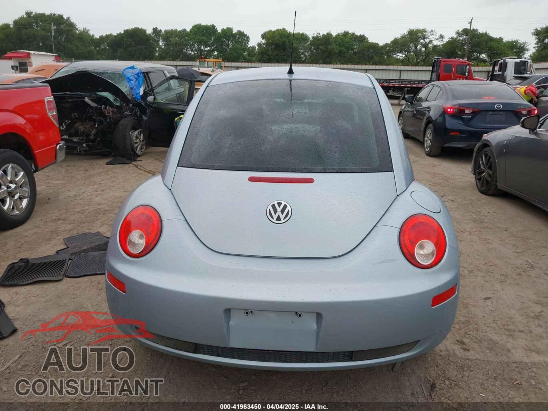 VOLKSWAGEN NEW BEETLE 2010 - 3VWPG3AG2AM009074