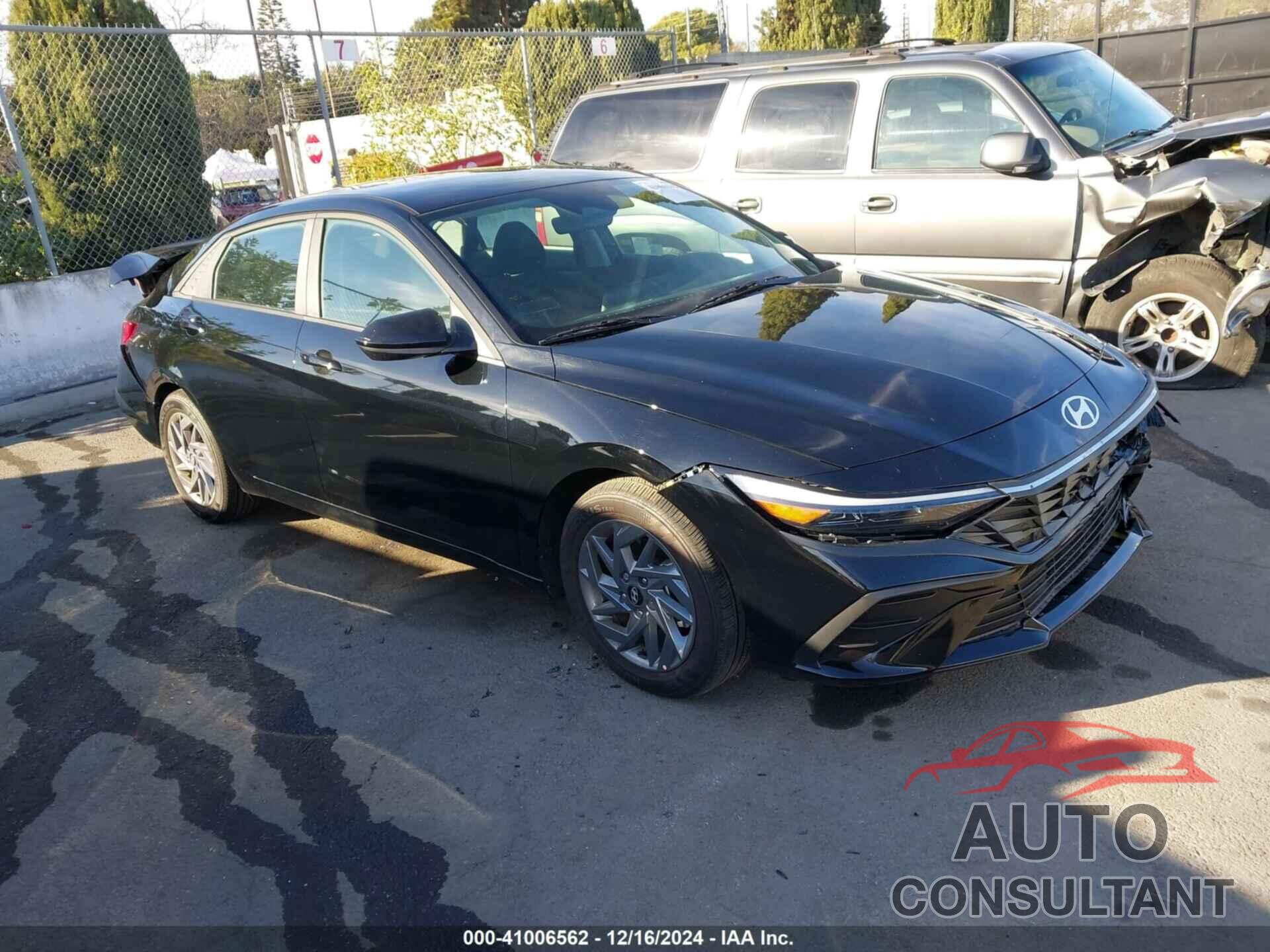 HYUNDAI ELANTRA 2024 - KMHLM4DG6RU844660