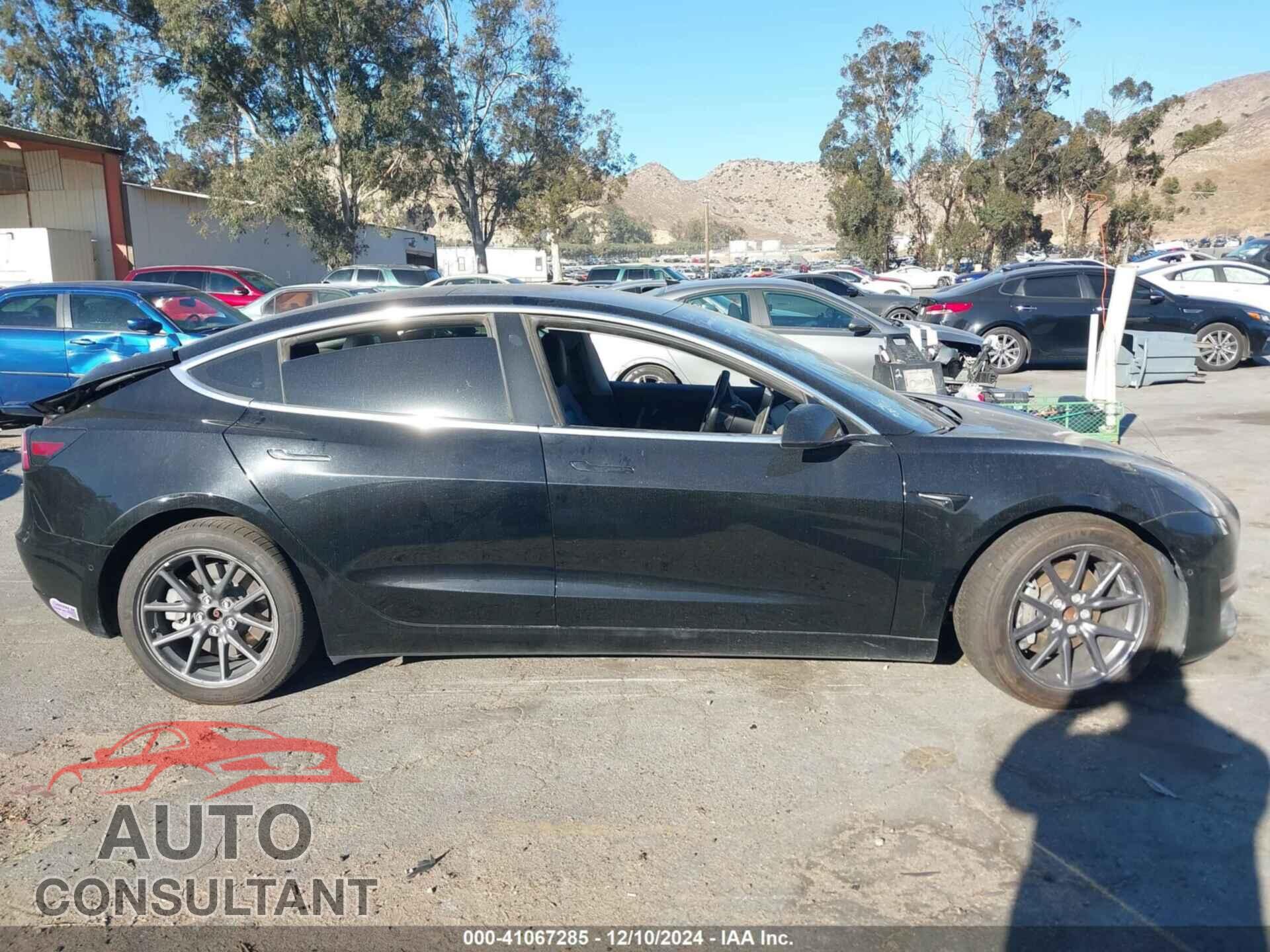 TESLA MODEL 3 2018 - 5YJ3E1EA8JF045213