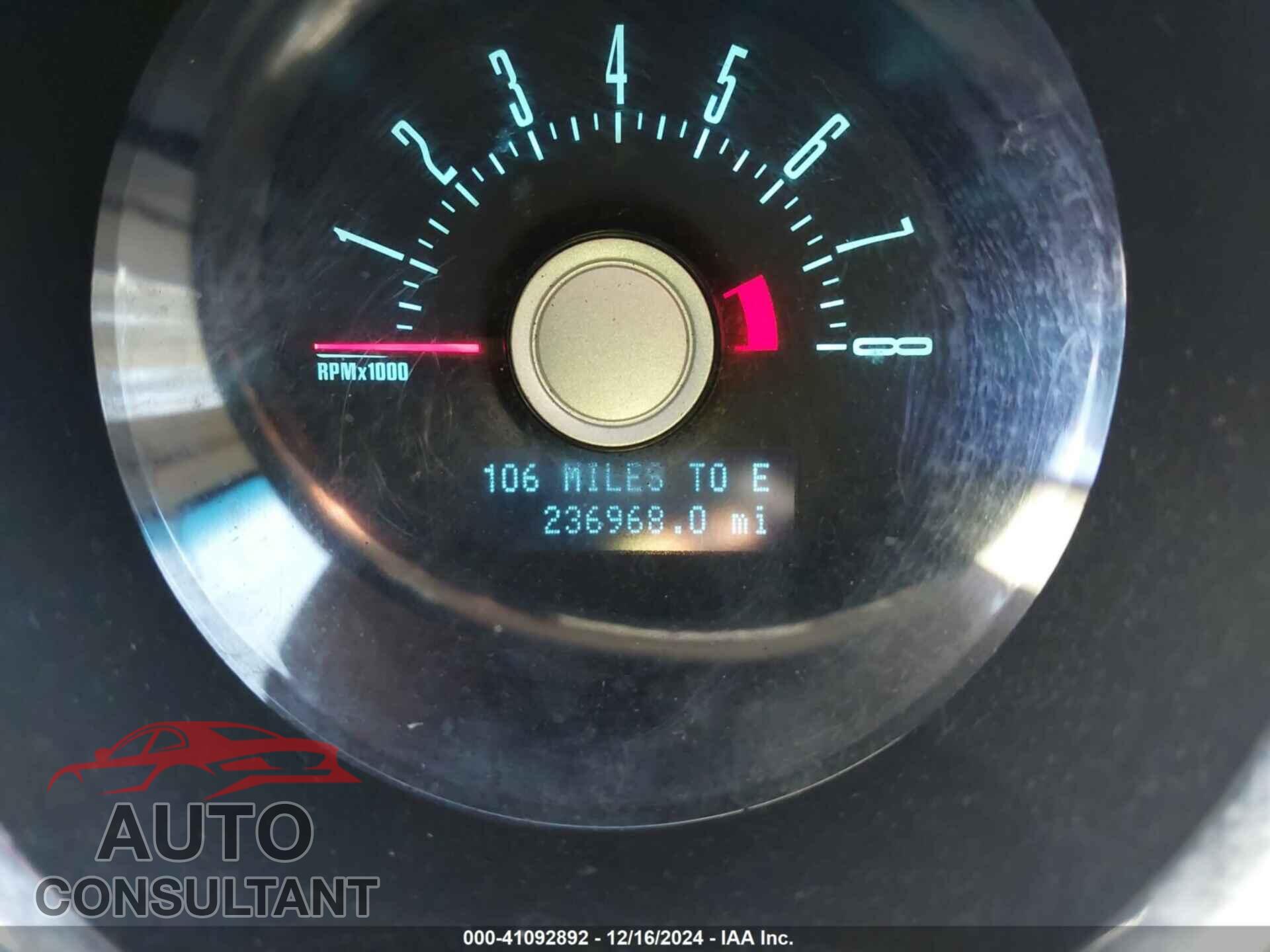 FORD MUSTANG 2011 - 1ZVBP8AM1B5125869