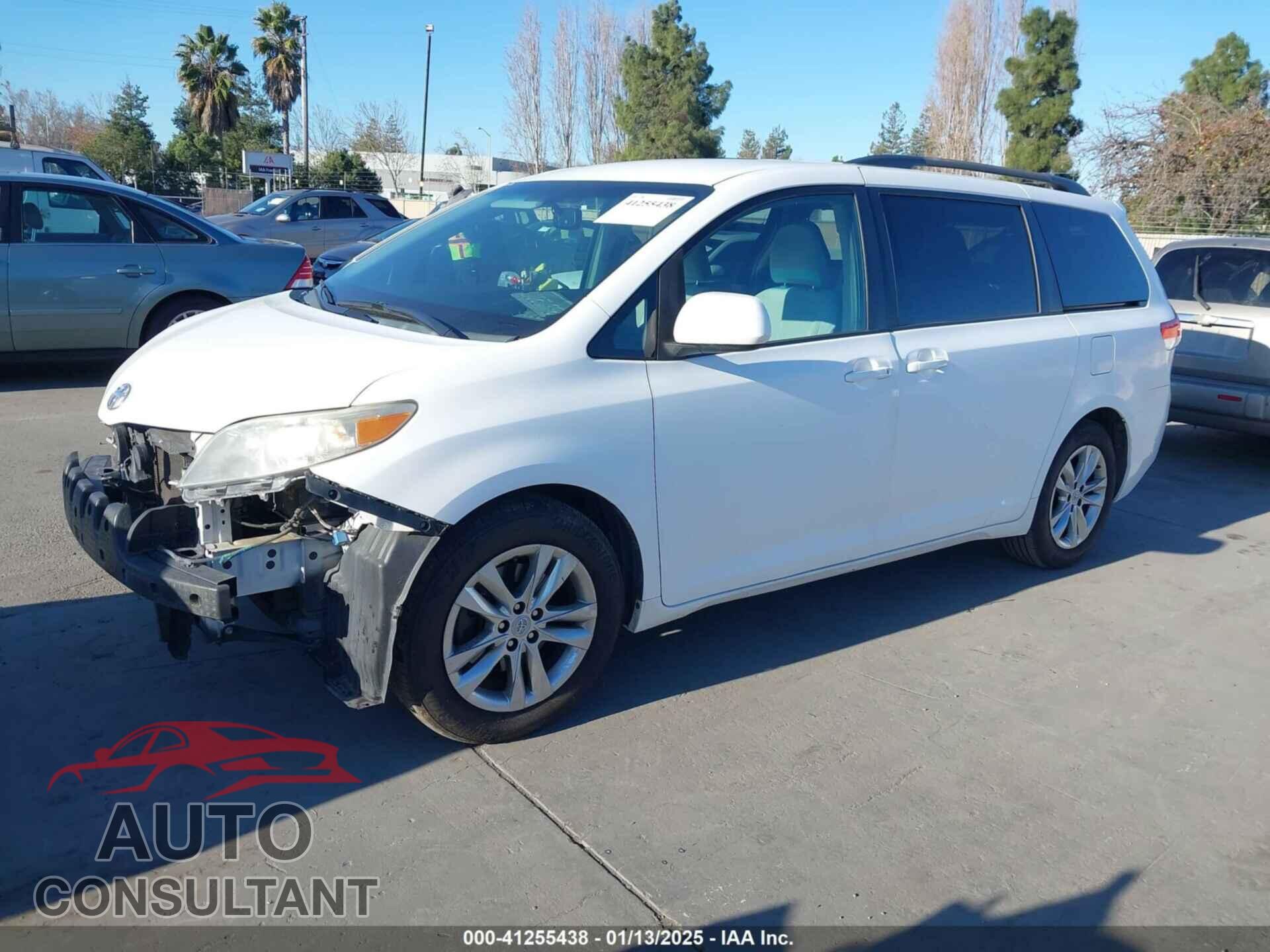 TOYOTA SIENNA 2011 - 5TDKK3DC0BS140364