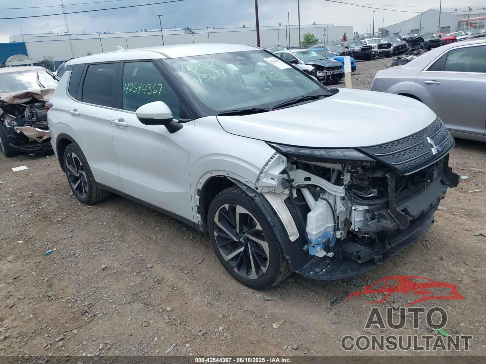 MITSUBISHI OUTLANDER 2024 - JA4J3VA81RZ030124