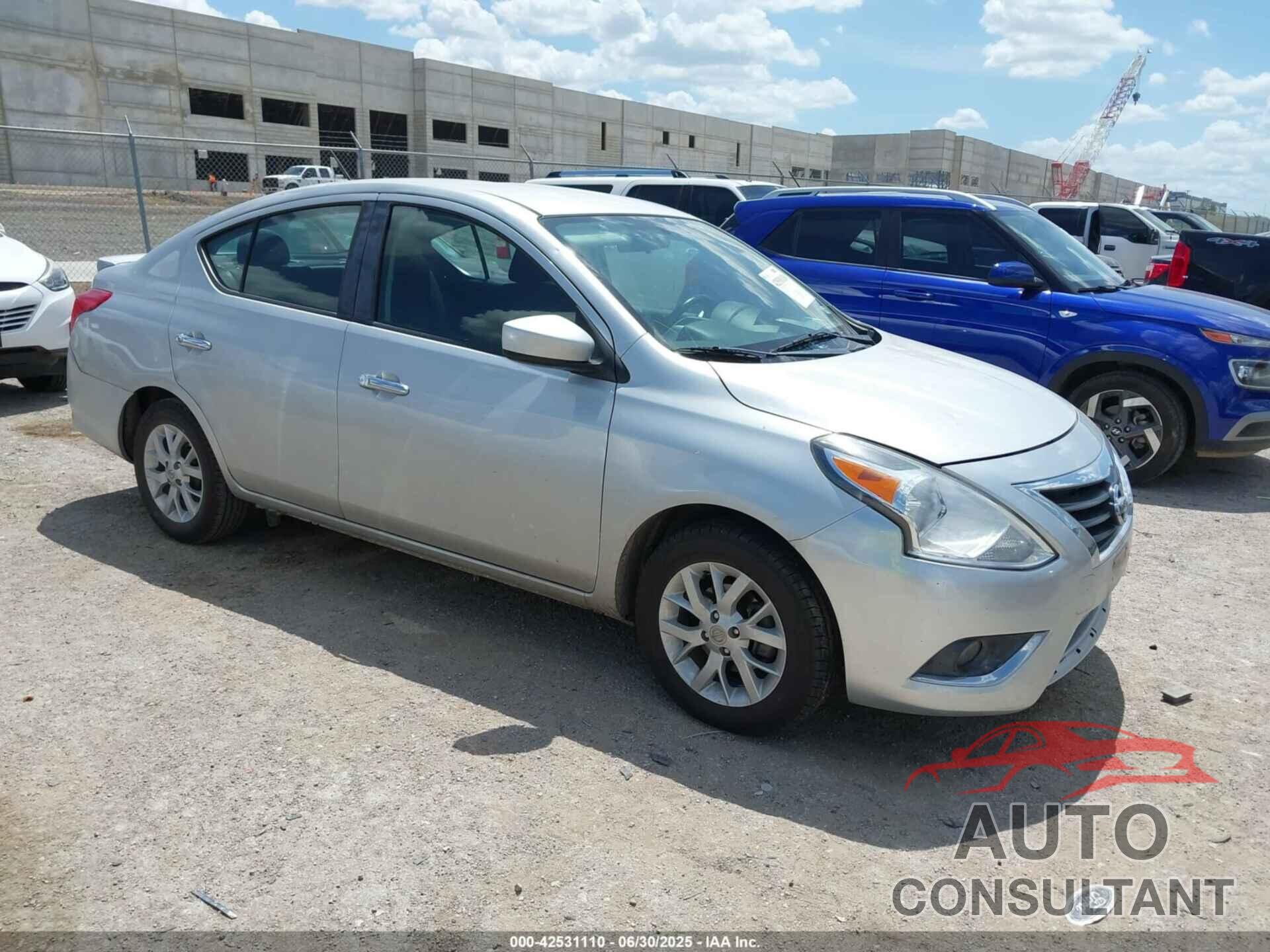 NISSAN VERSA 2018 - 3N1CN7AP4JL810807