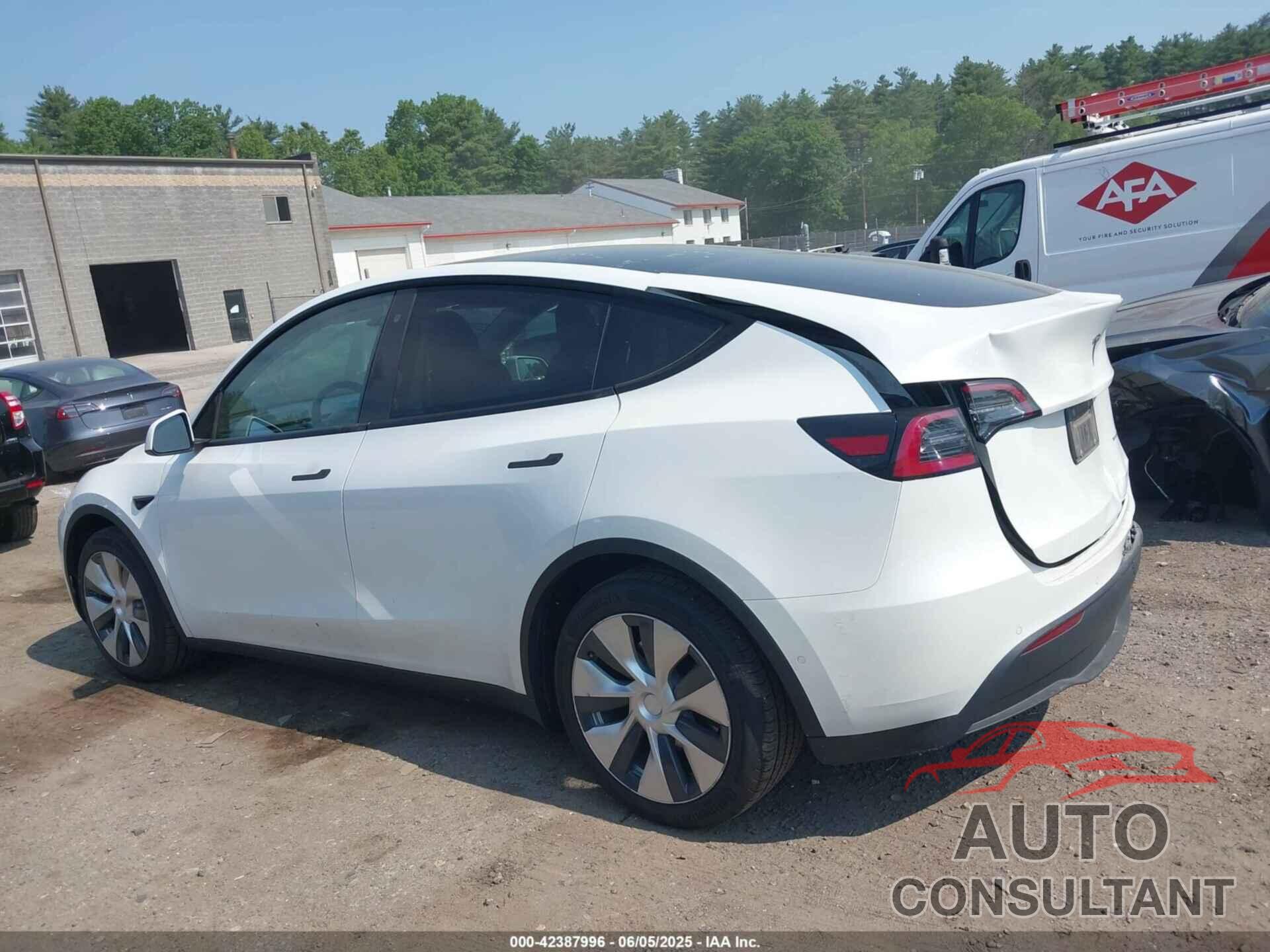 TESLA MODEL Y 2020 - 5YJYGDEEXLF028453