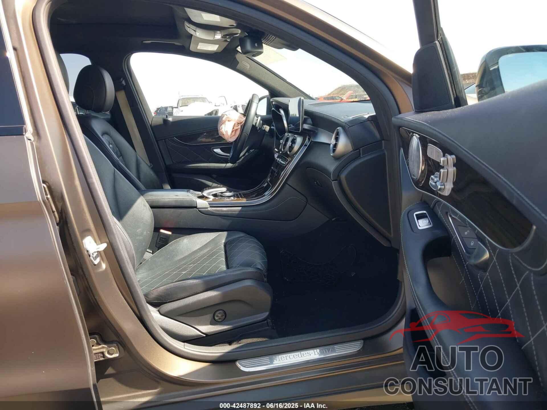 MERCEDES-BENZ GLC 300 2016 - WDC0G4KB8GF002520