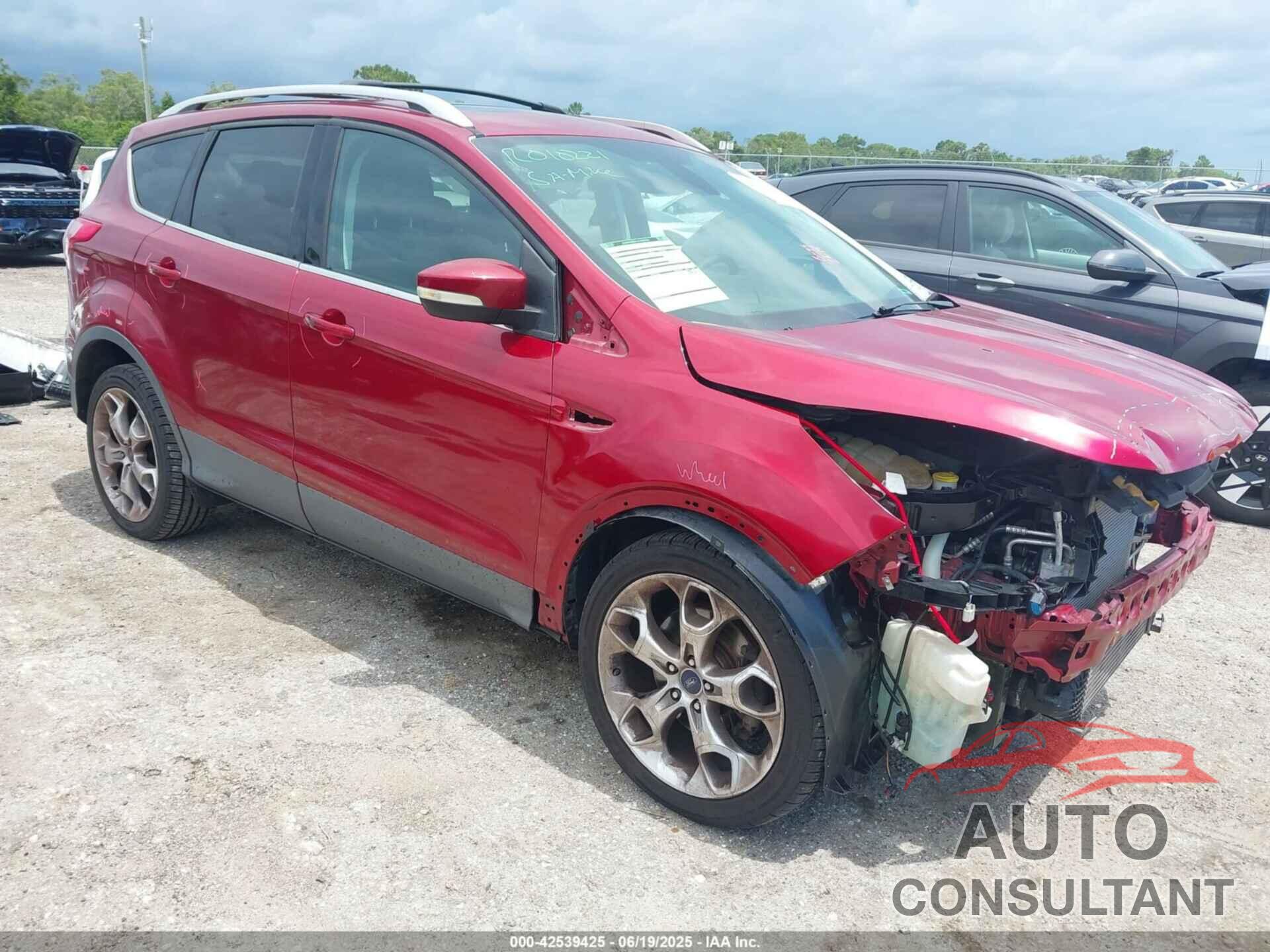 FORD ESCAPE 2013 - 1FMCU0J96DUC67636