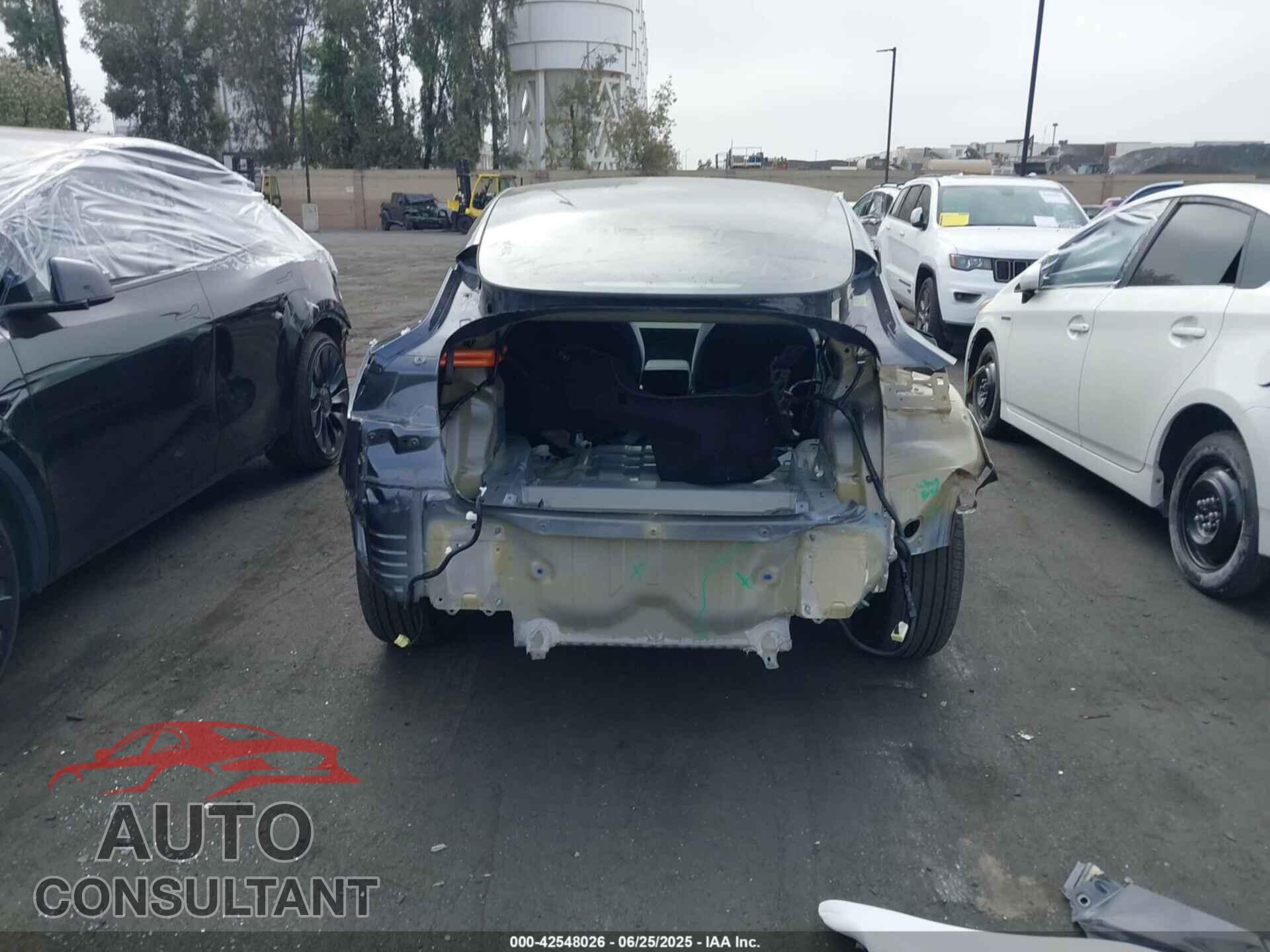 TESLA MODEL 3 2024 - 5YJ3E1EA5RF866605