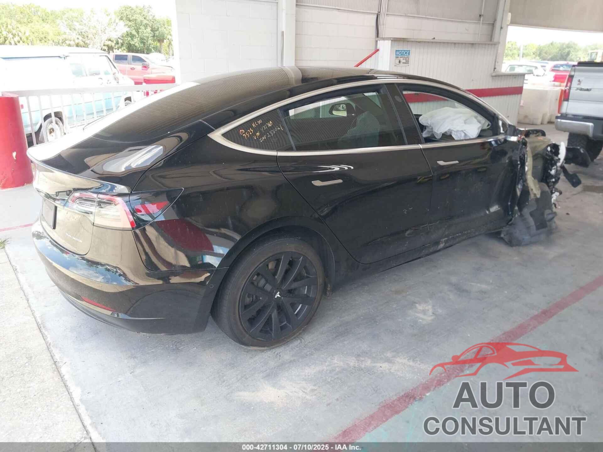 TESLA MODEL 3 2019 - 5YJ3E1EB3KF451765