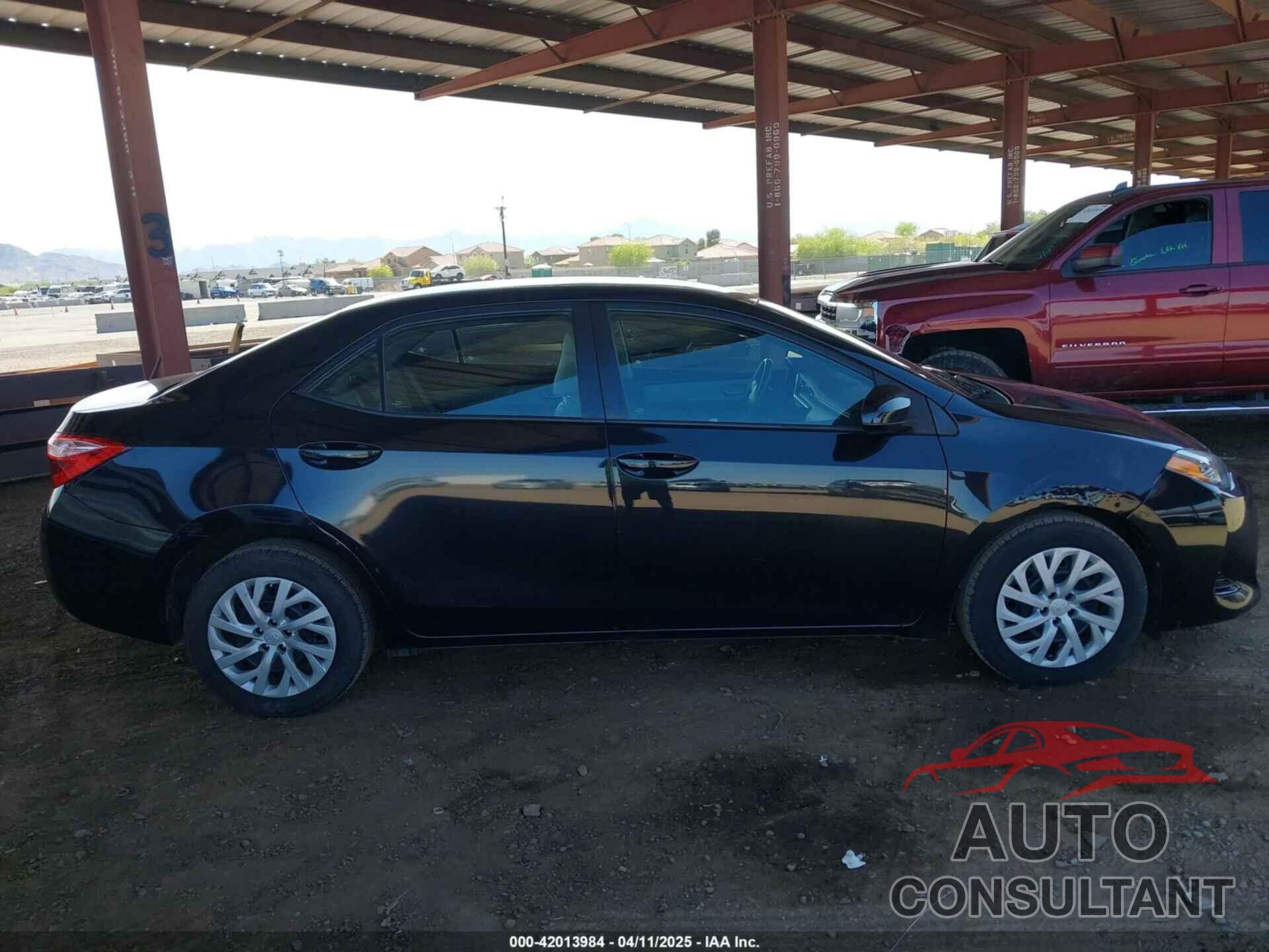 TOYOTA COROLLA 2018 - 5YFBURHE6JP760619