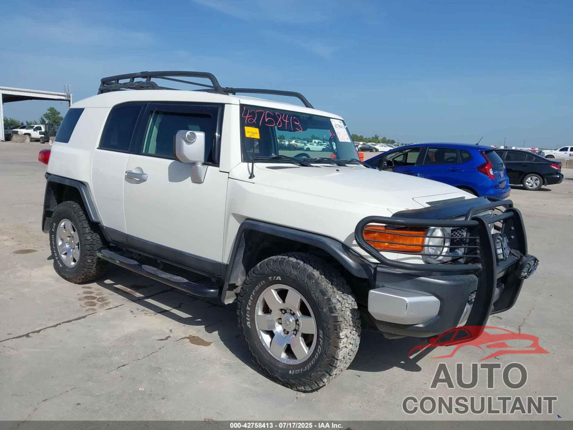 TOYOTA FJ CRUISER 2010 - JTEBU4BF4AK076859