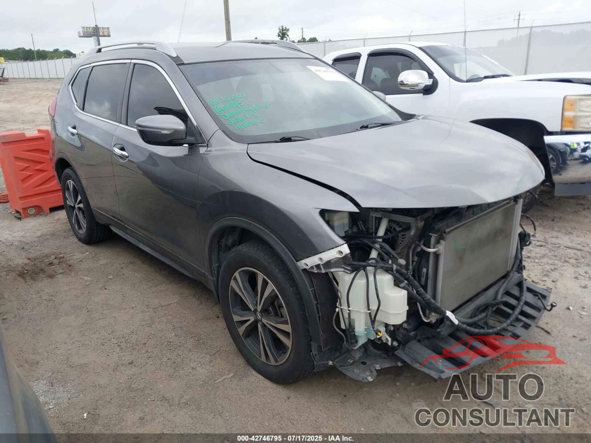 NISSAN ROGUE 2018 - 5N1AT2MV5JC715753