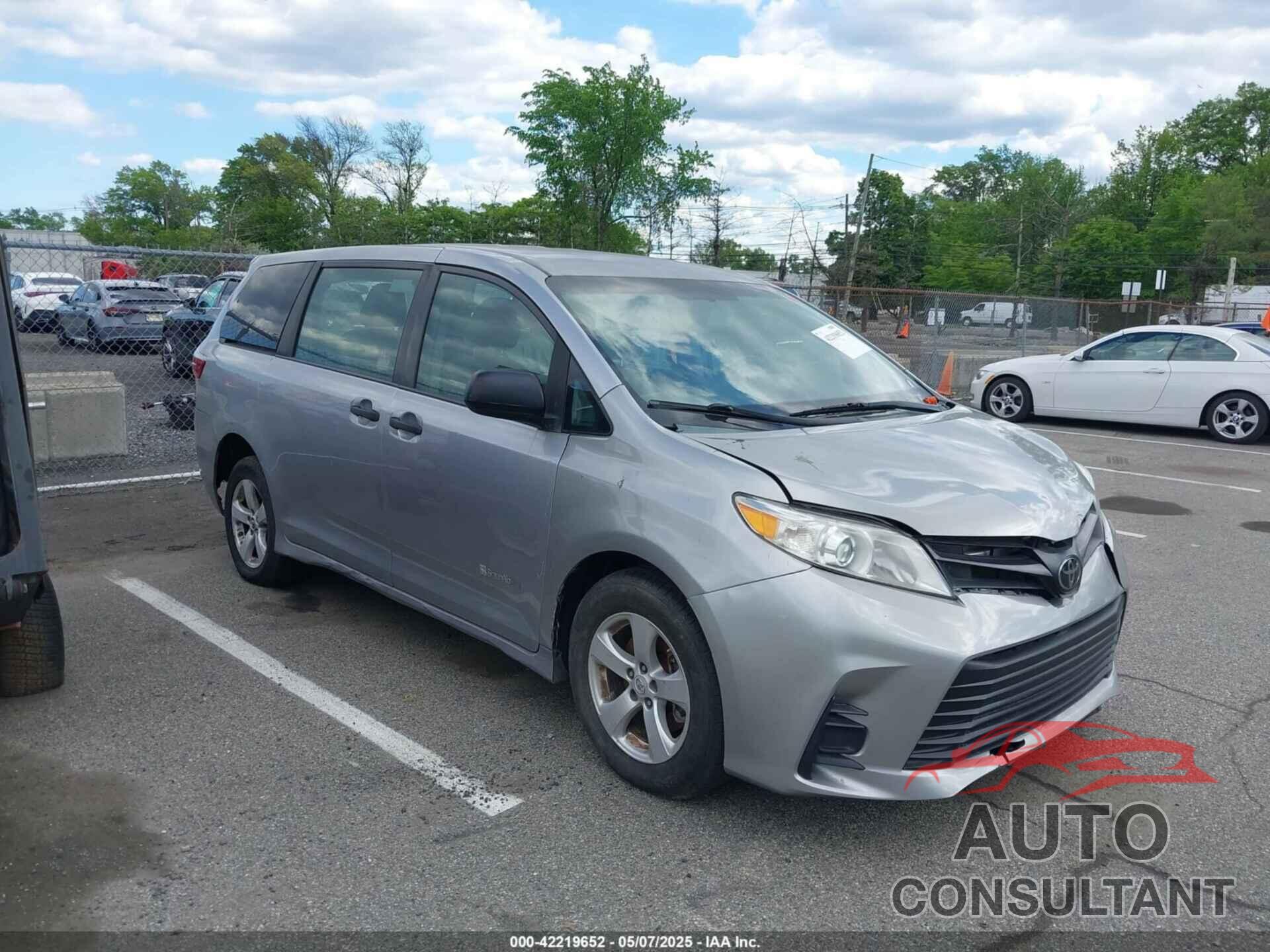 TOYOTA SIENNA 2018 - 5TDZZ3DC4JS945535
