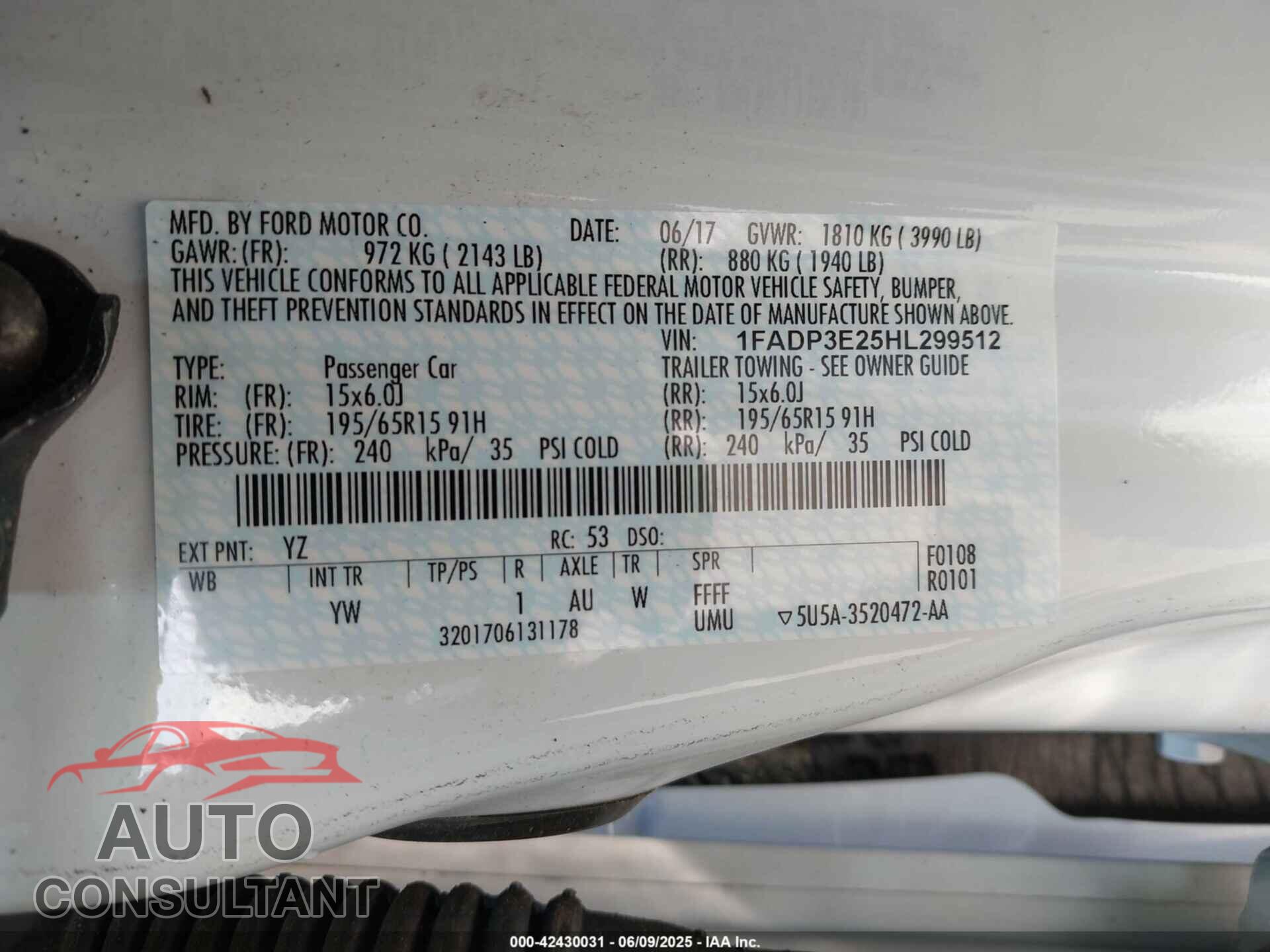 FORD FOCUS 2017 - 1FADP3E25HL299512