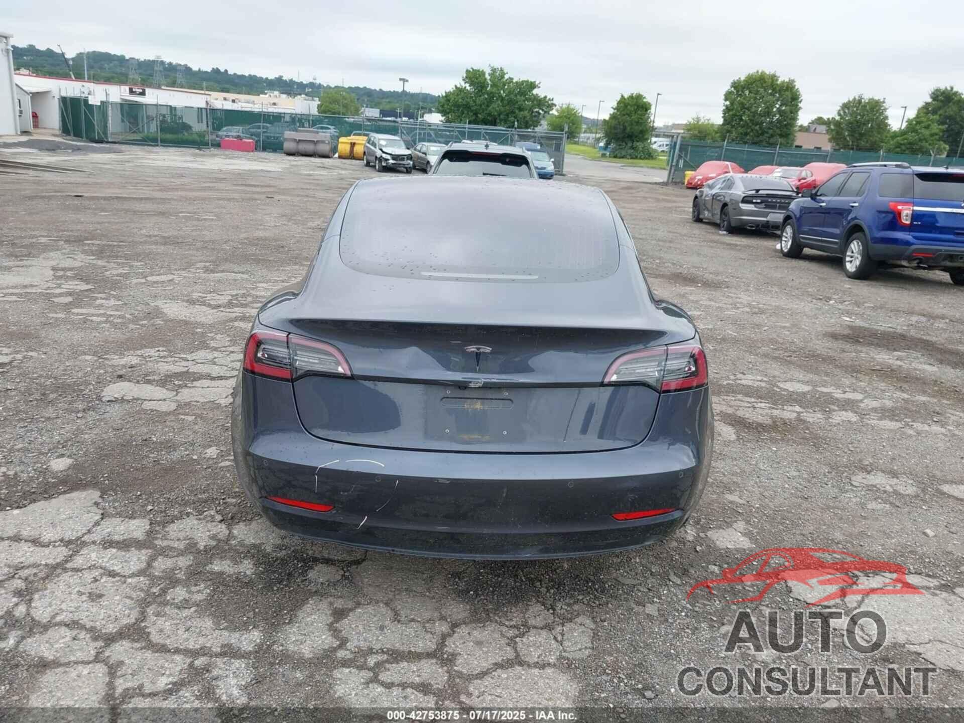 TESLA MODEL 3 2018 - 5YJ3E1EA8JF025799