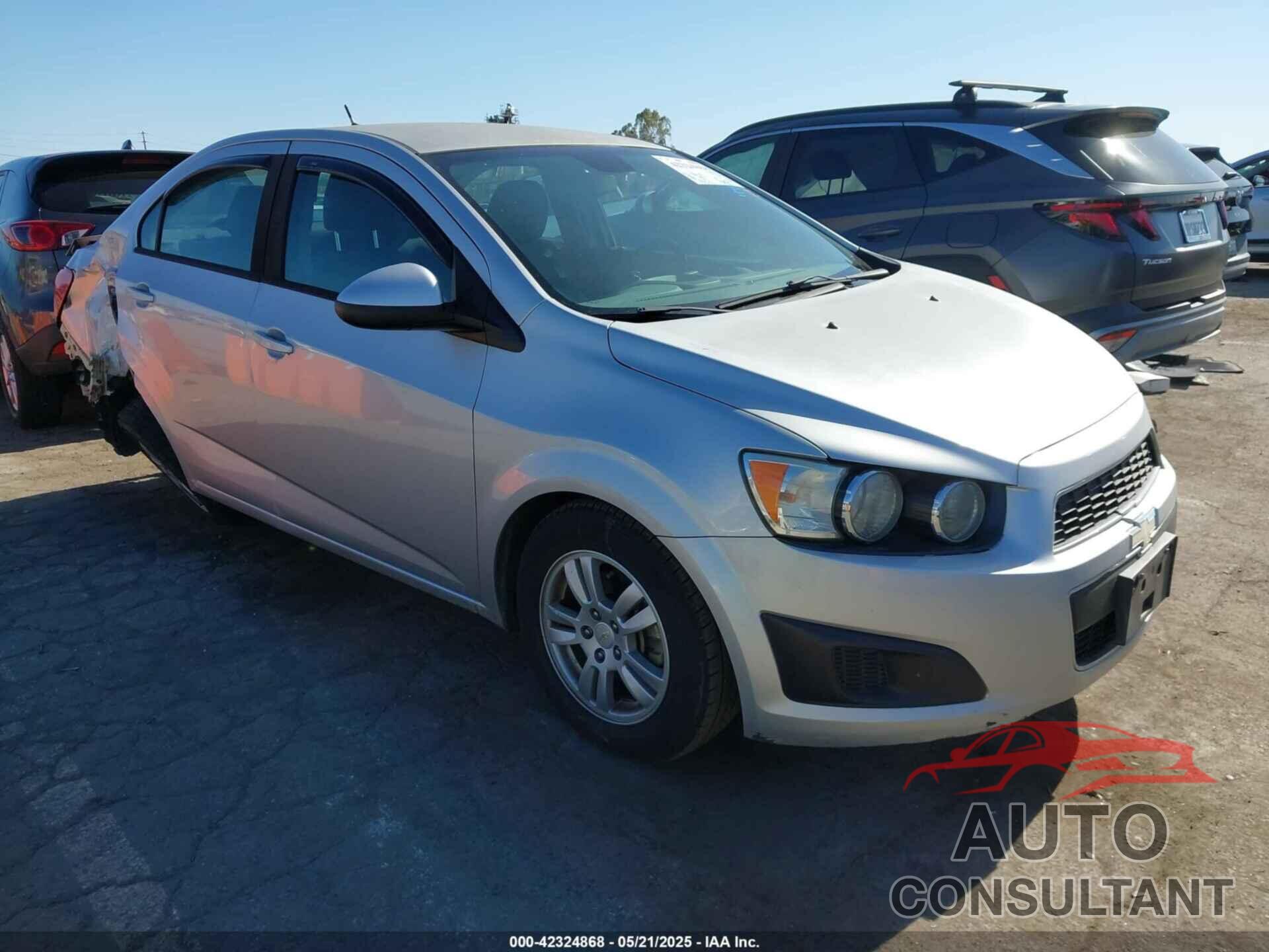 CHEVROLET SONIC 2012 - 1G1JB5SH1C4100418