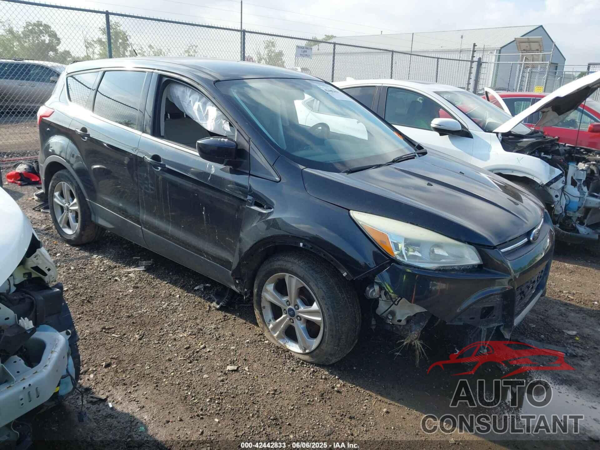 FORD ESCAPE 2015 - 1FMCU0GX8FUA82478