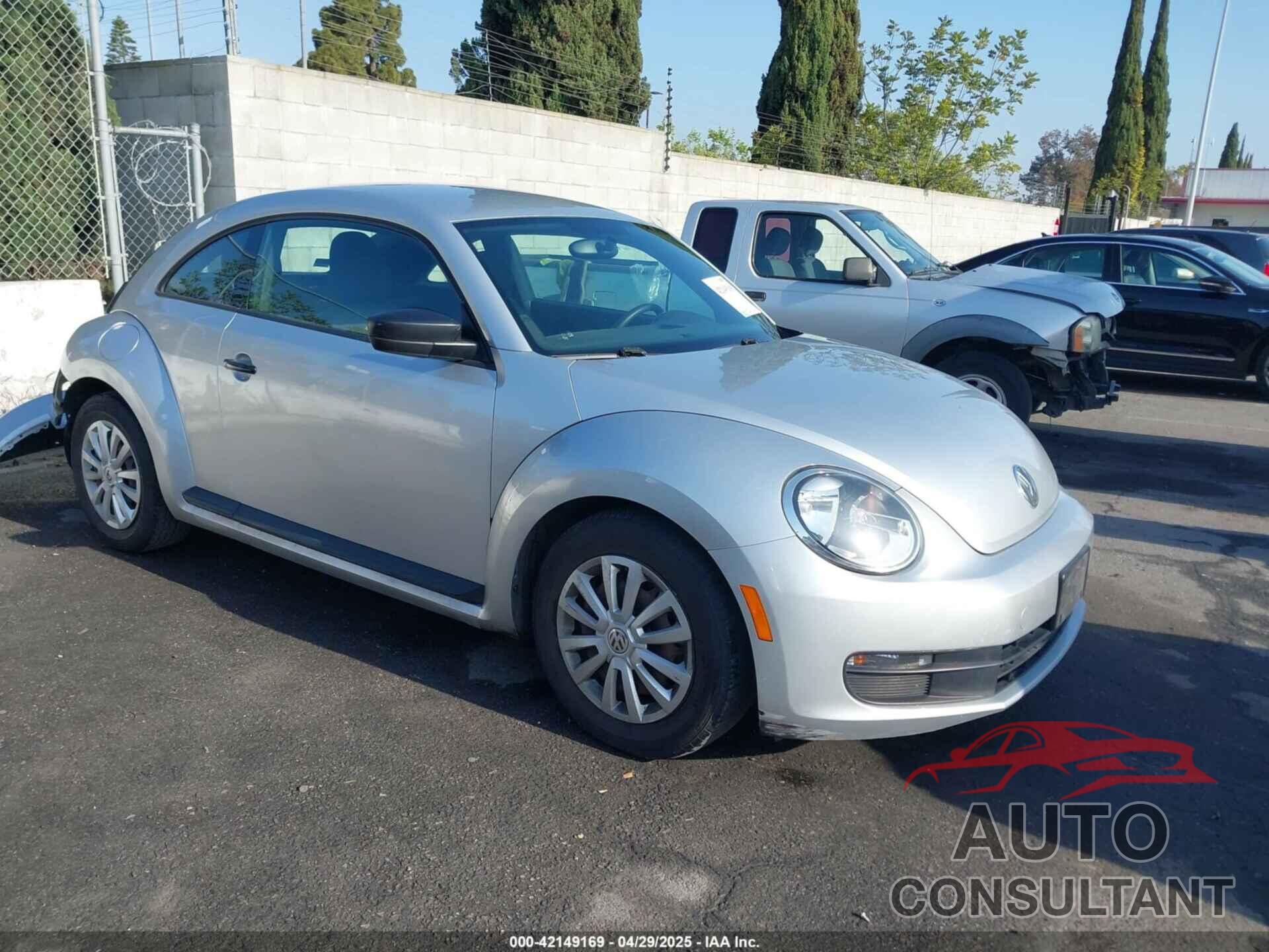 VOLKSWAGEN BEETLE 2012 - 3VWFP7AT0CM615475