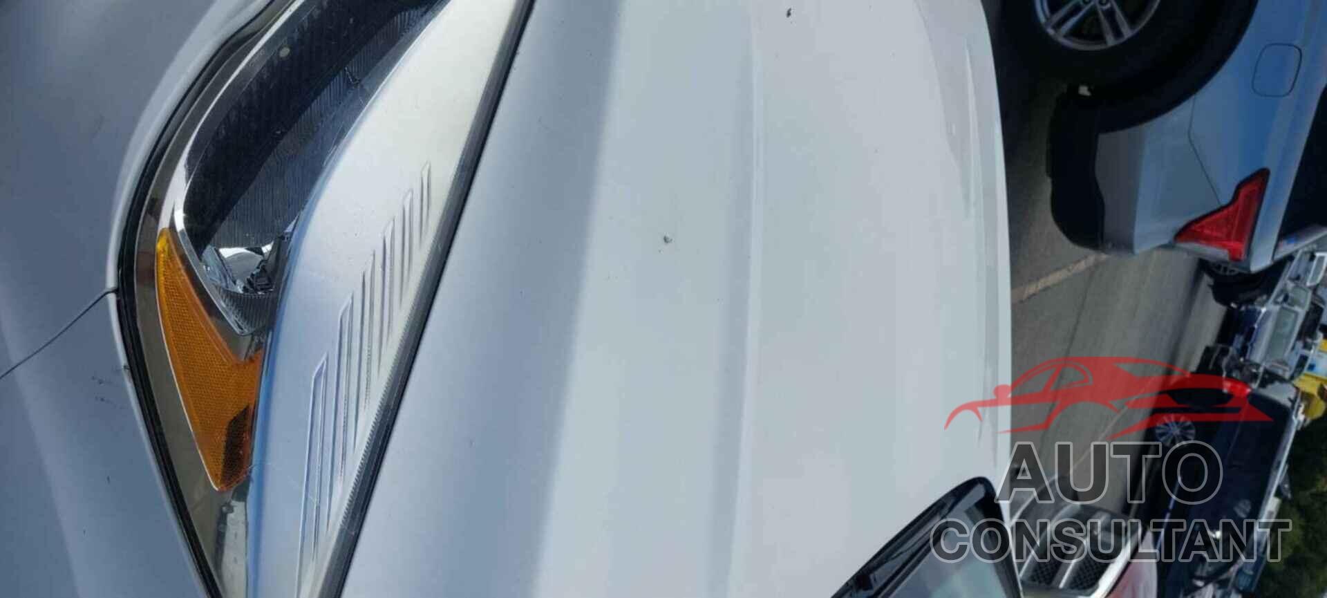 FORD ESCAPE 2018 - 1FMCU0GD3JUD36404