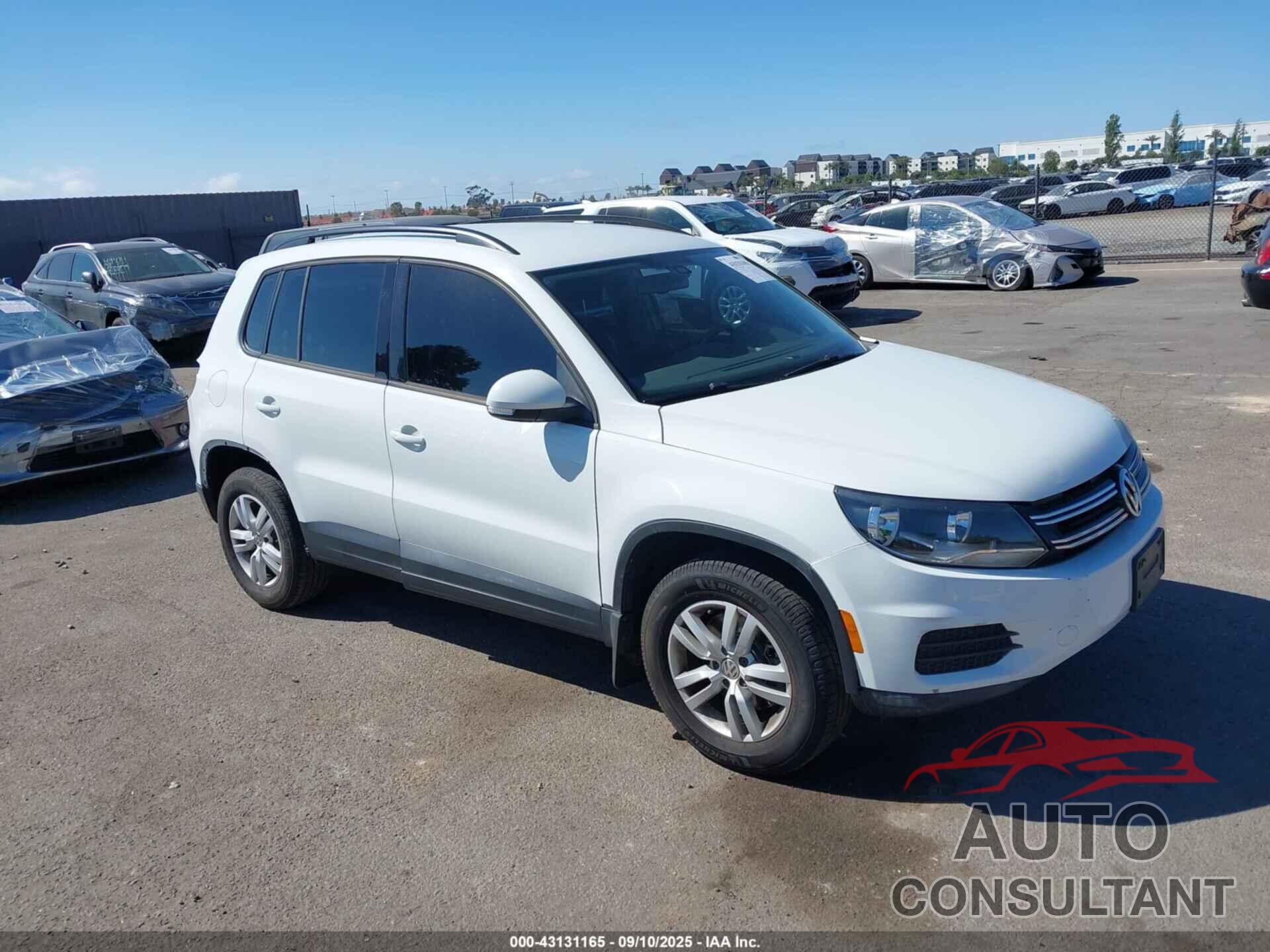 VOLKSWAGEN TIGUAN 2016 - WVGAV7AX9GW501076