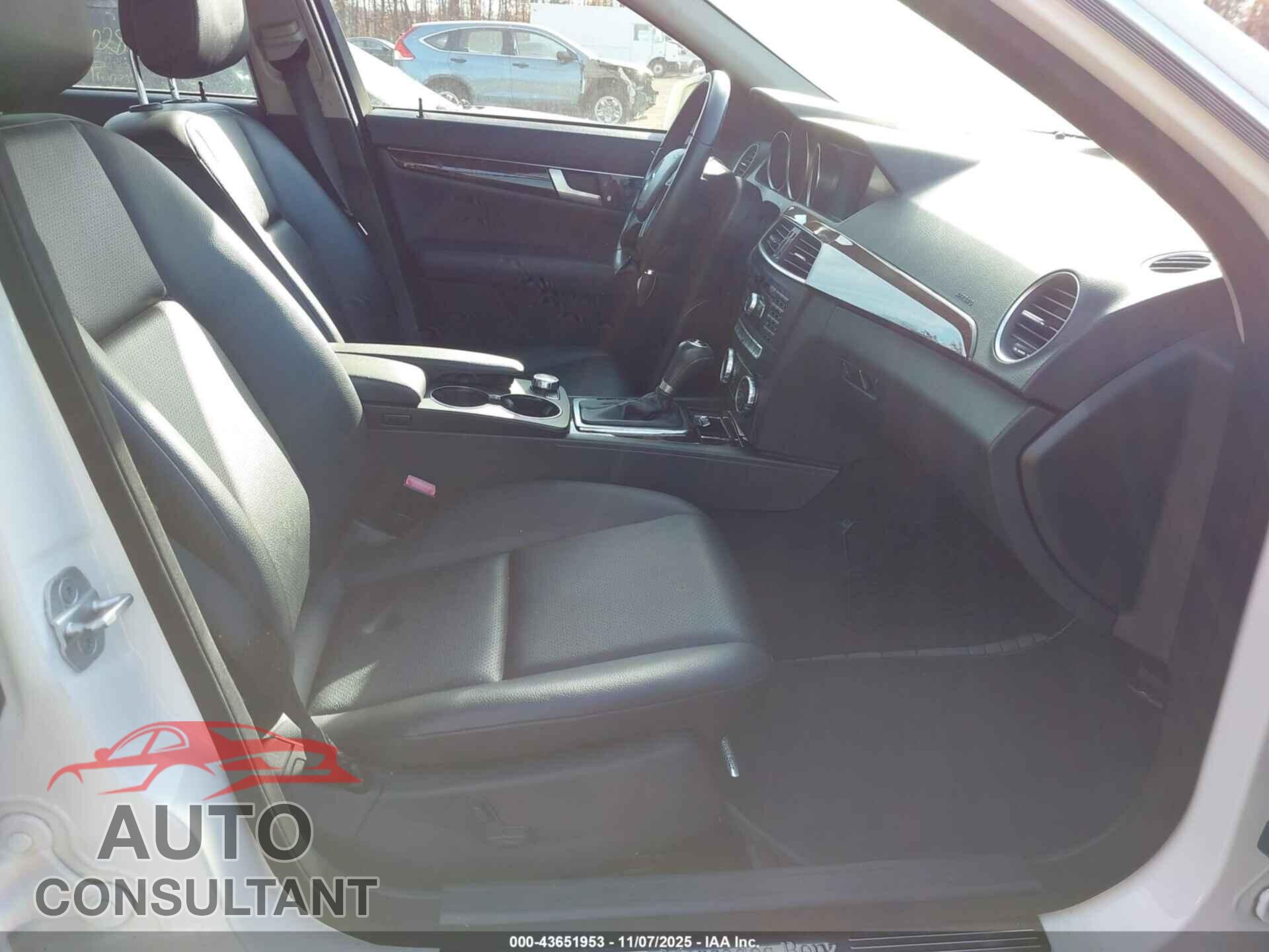 MERCEDES-BENZ C 300 2012 - WDDGF8BB6CA698564