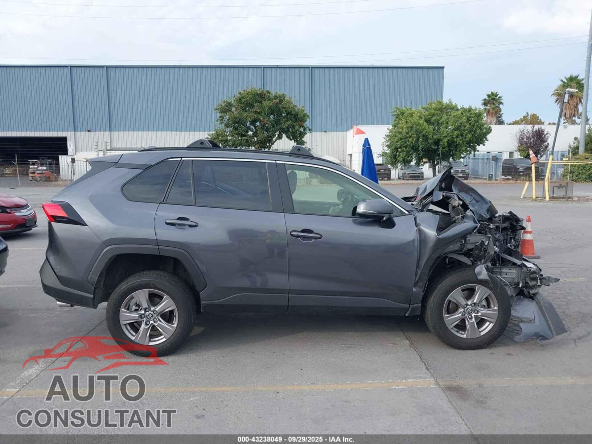 TOYOTA RAV4 2024 - JTMP1RFVXRD110045