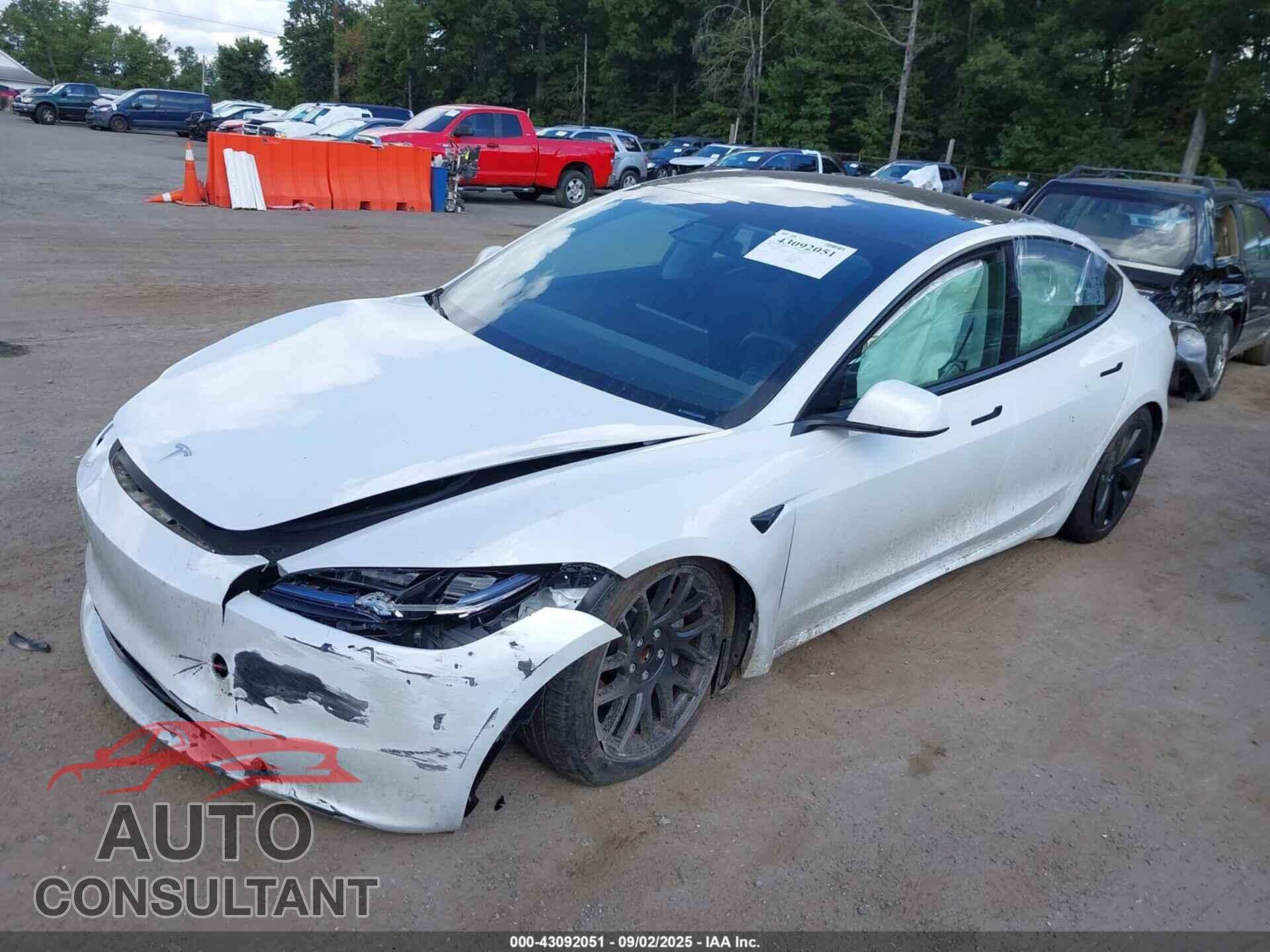 TESLA MODEL 3 2024 - 5YJ3E1EA9RF758861