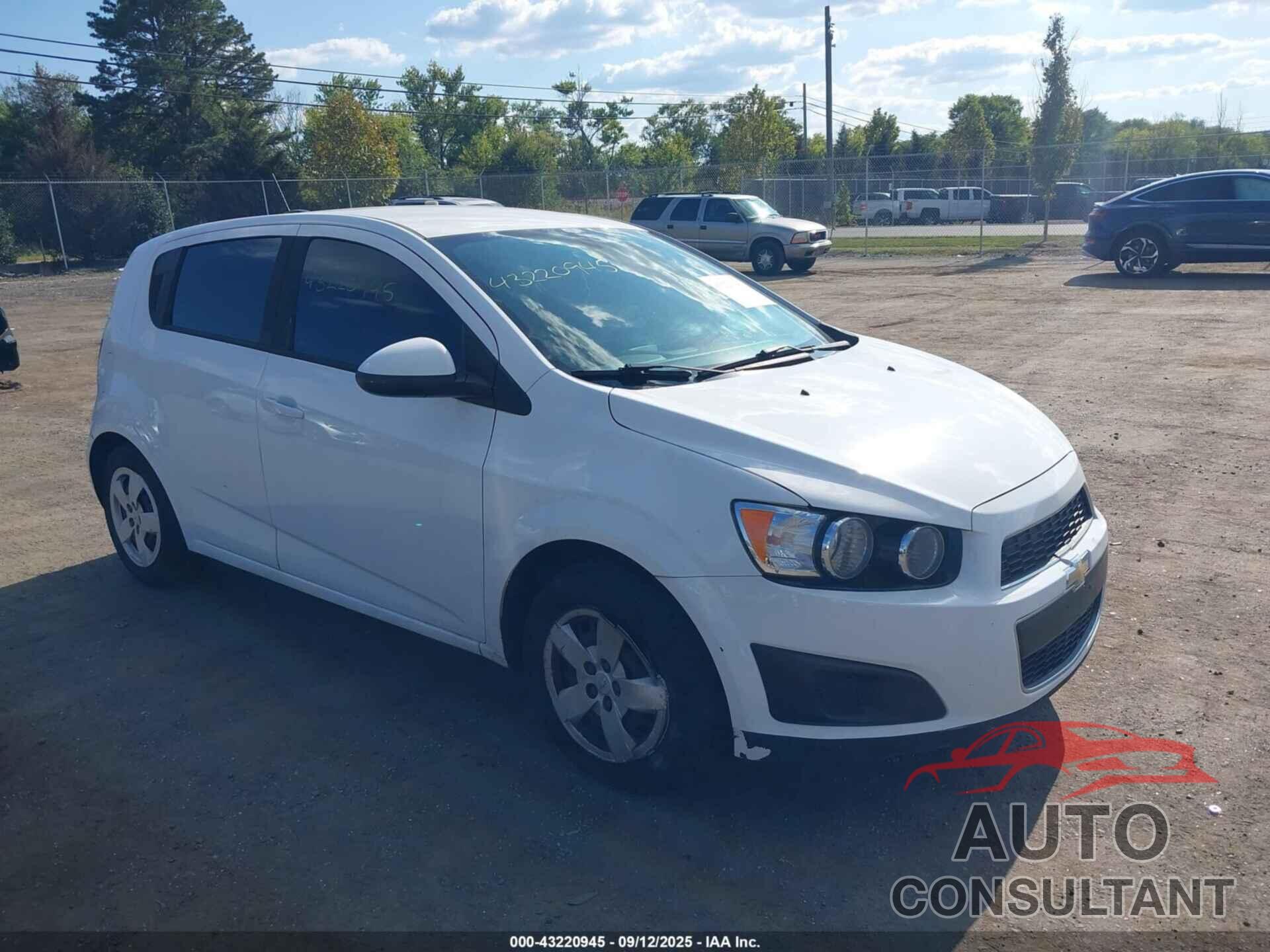 CHEVROLET SONIC 2016 - 1G1JA6SG5G4171191