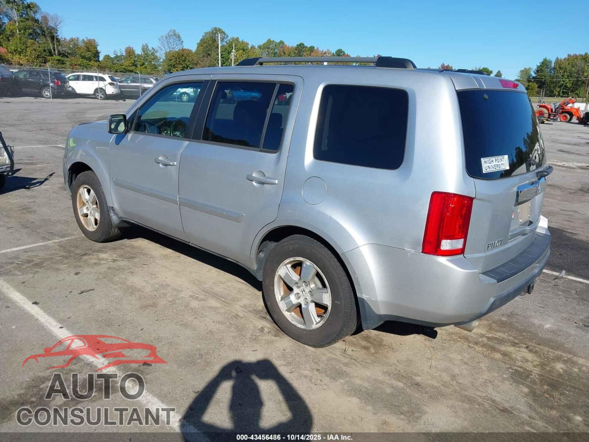 HONDA PILOT 2011 - 5FNYF4H61BB002071