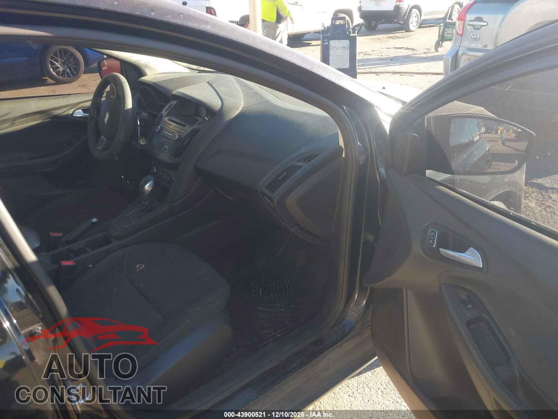 FORD FOCUS 2017 - 1FADP3K21HL246830