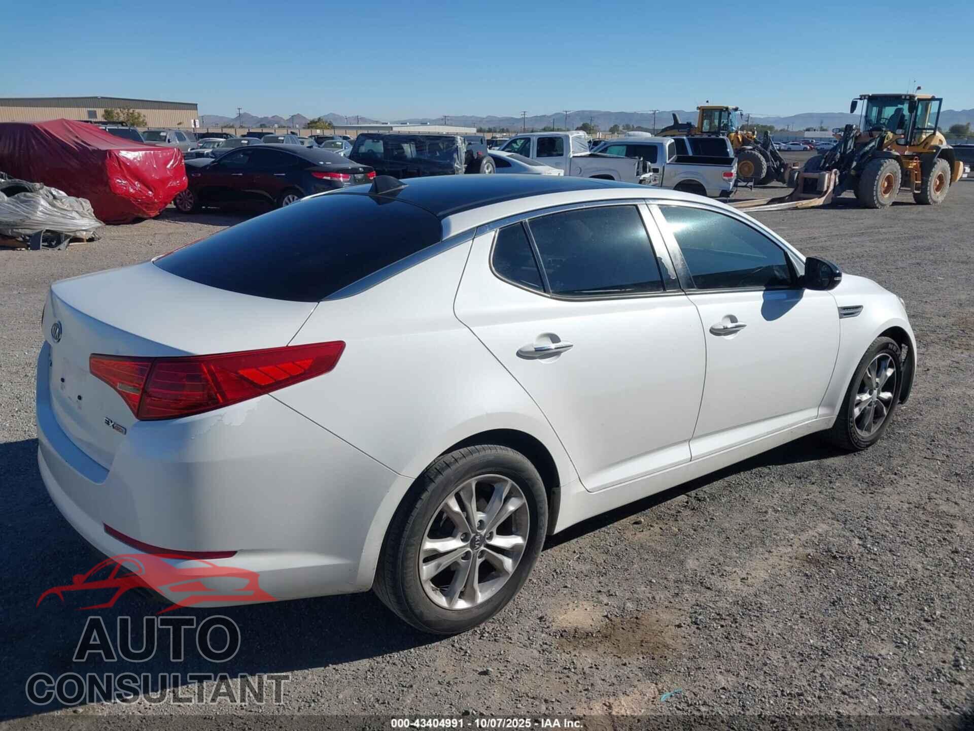 KIA OPTIMA 2011 - KNAGN4A76B5100870