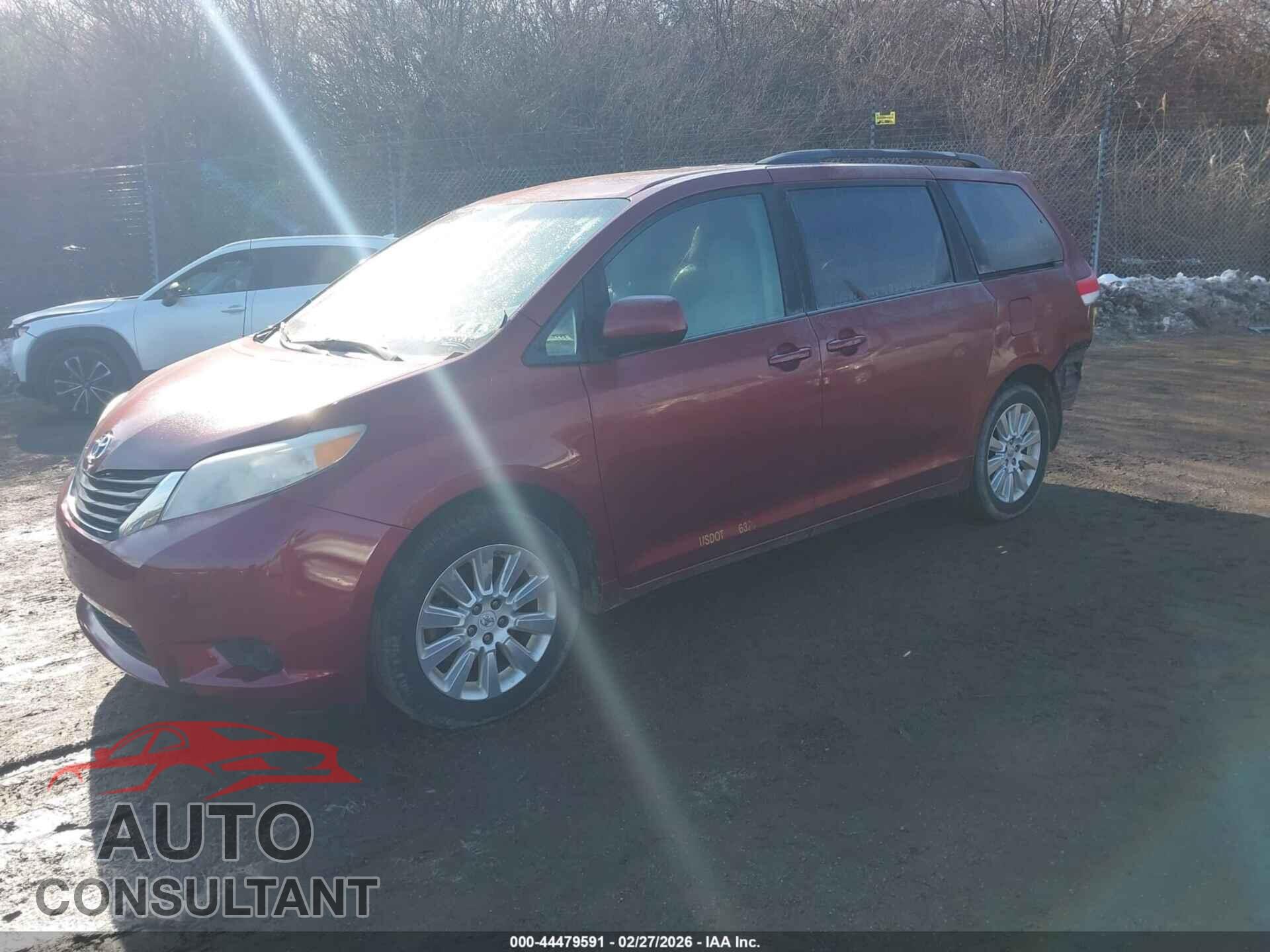 TOYOTA SIENNA 2013 - 5TDJK3DC8DS049843