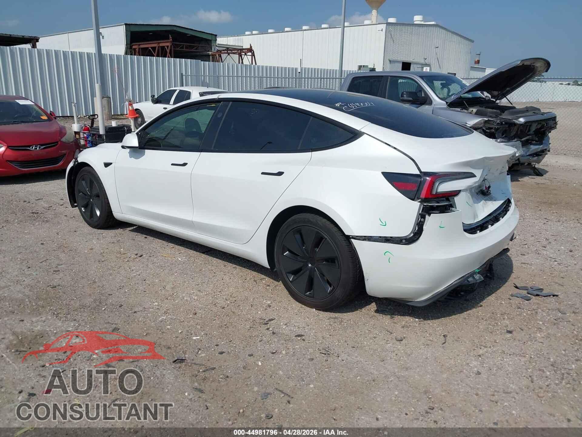 TESLA MODEL 3 2024 - 5YJ3E1EA5RF763376