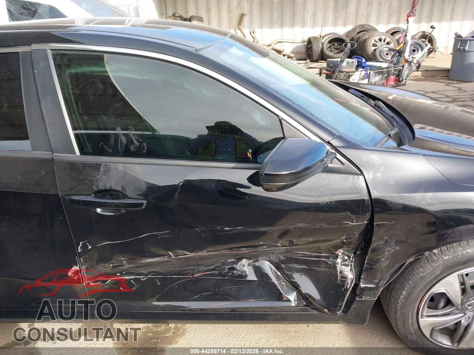 HONDA CIVIC 2019 - 2HGFC2F60KH550291