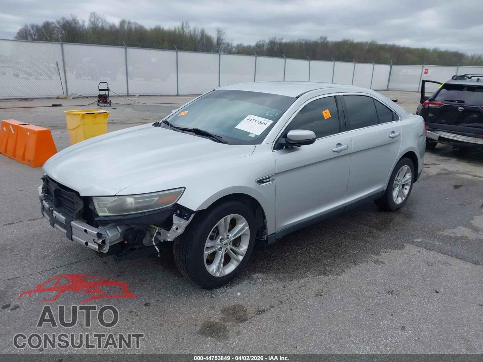 FORD TAURUS 2015 - 1FAHP2E87FG124152