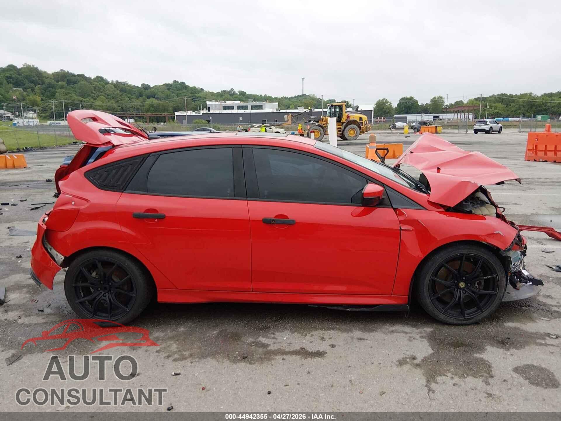 FORD FOCUS ST 2017 - 1FADP3L9XHL203874