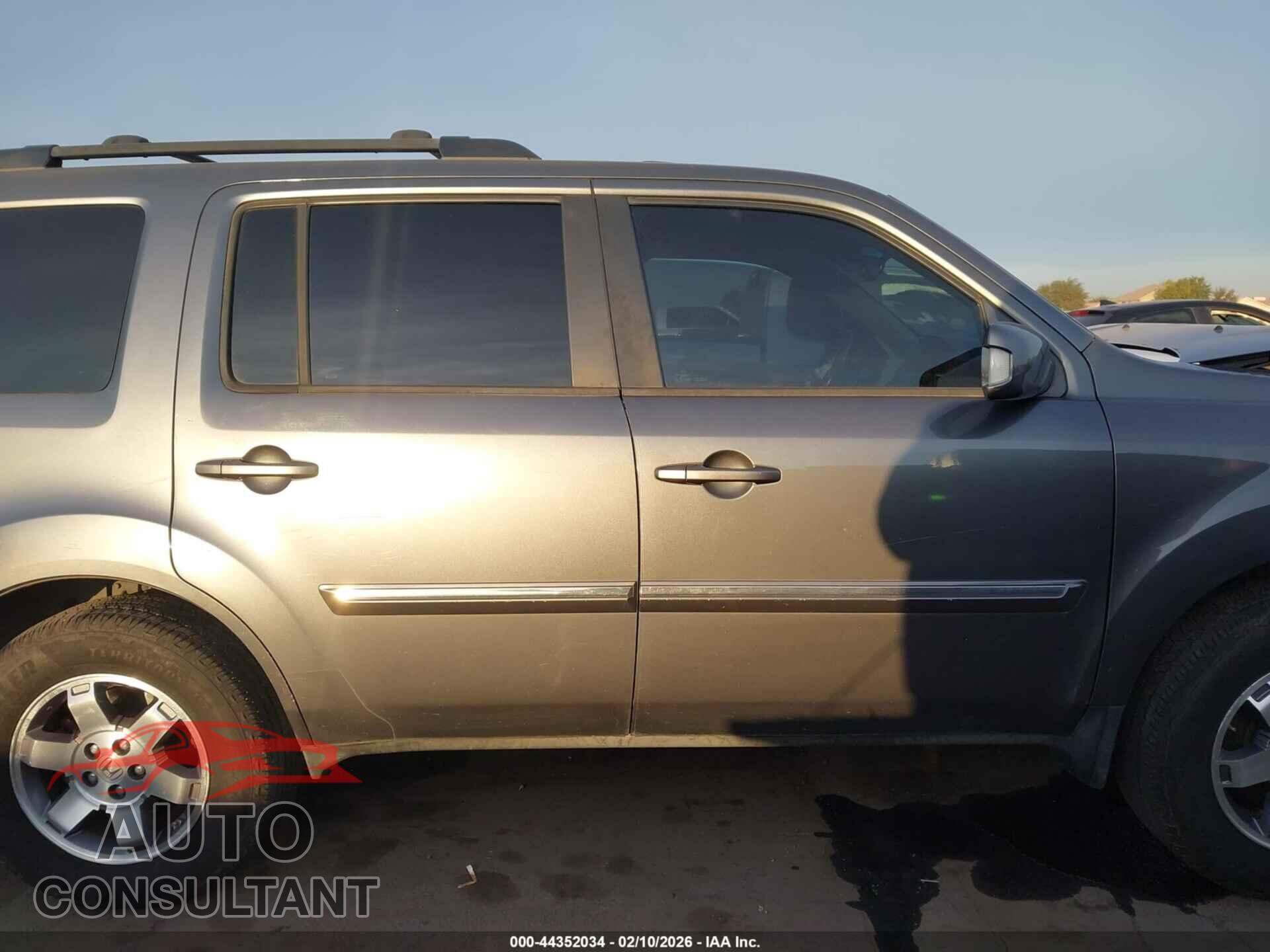 HONDA PILOT 2011 - 5FNYF3H90BB051850