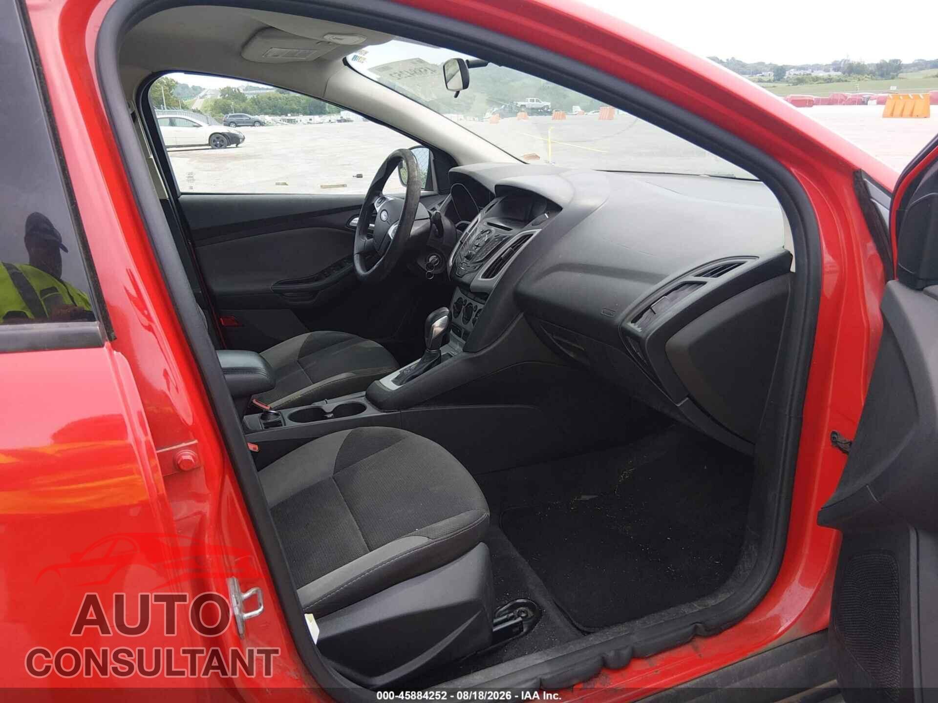 FORD FOCUS 2014 - 1FADP3F23EL273159