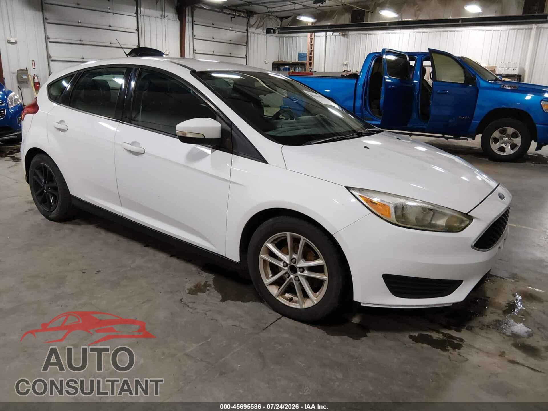 FORD FOCUS 2017 - 1FADP3K26HL294713