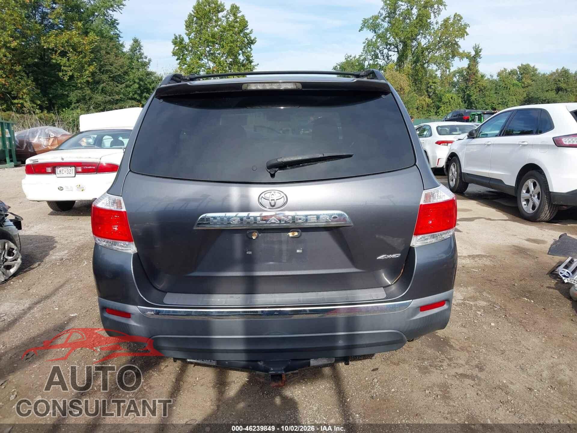 TOYOTA HIGHLANDER 2013 - 5TDBK3EH8DS228902