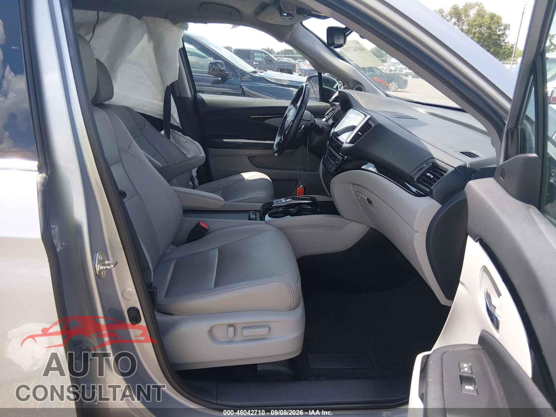 HONDA PILOT 2017 - 5FNYF6H02HB017436