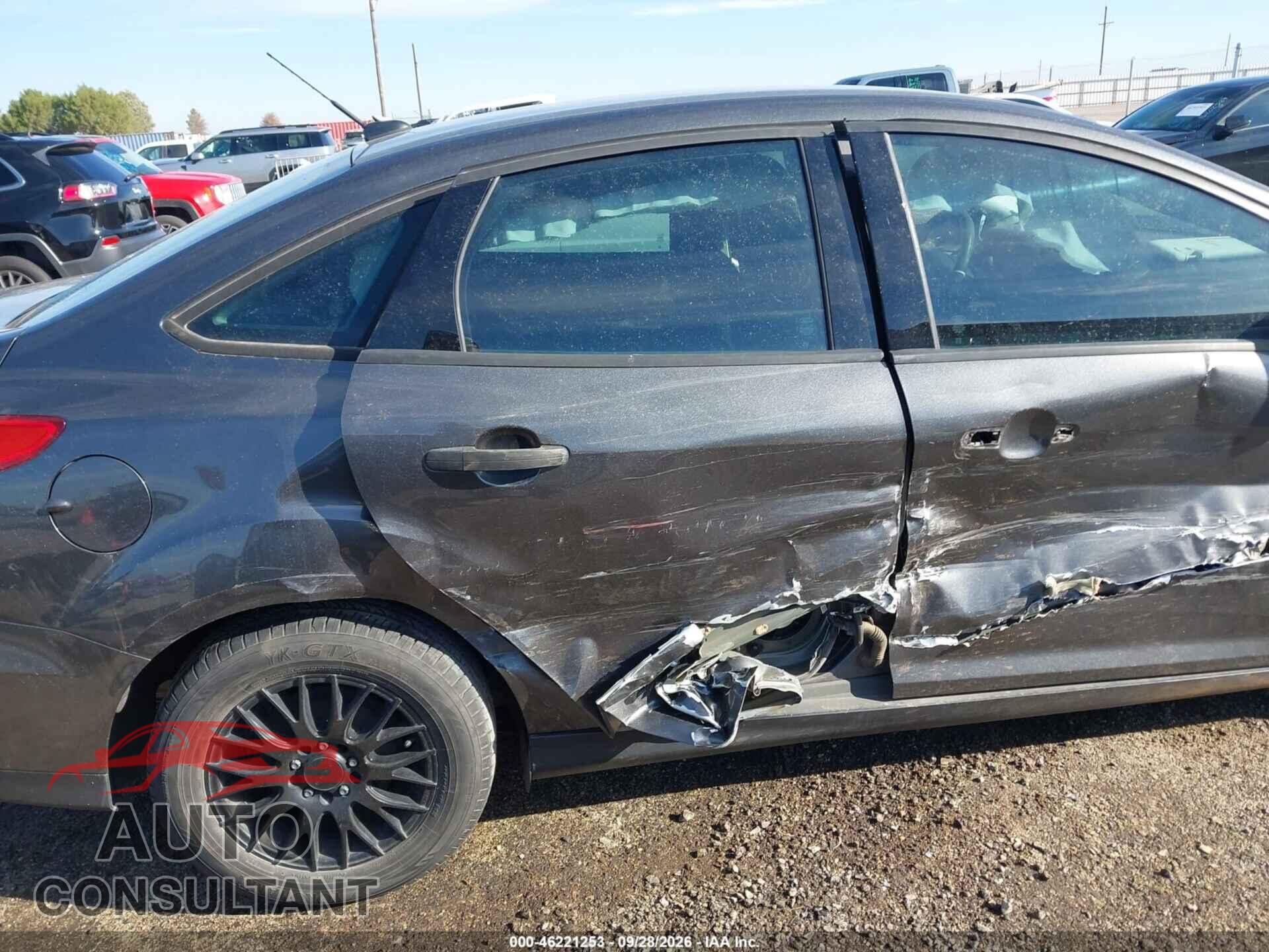 FORD FOCUS 2017 - 1FADP3E22HL295384