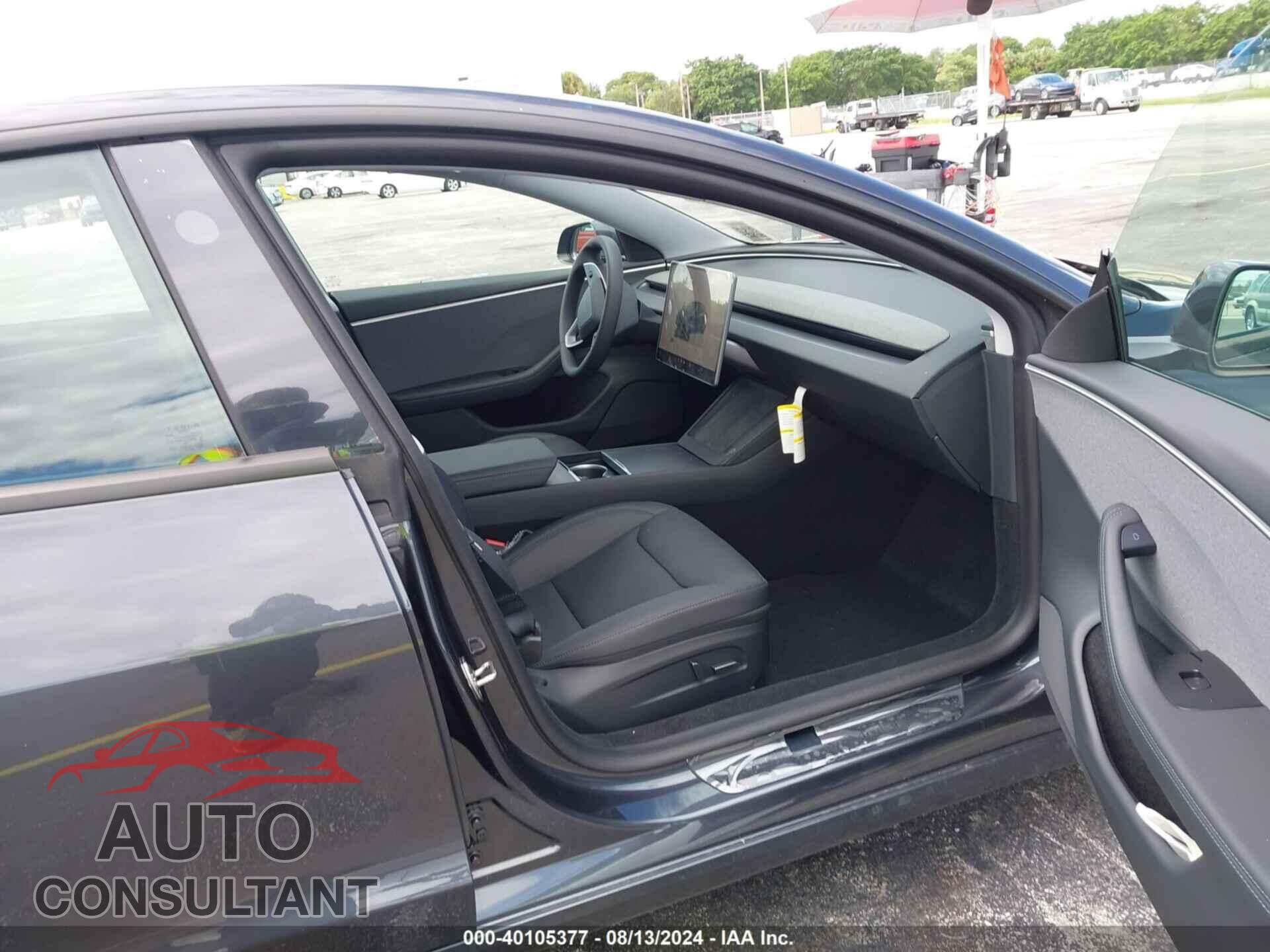 TESLA MODEL 3 2024 - 5YJ3E1EA9RF751571