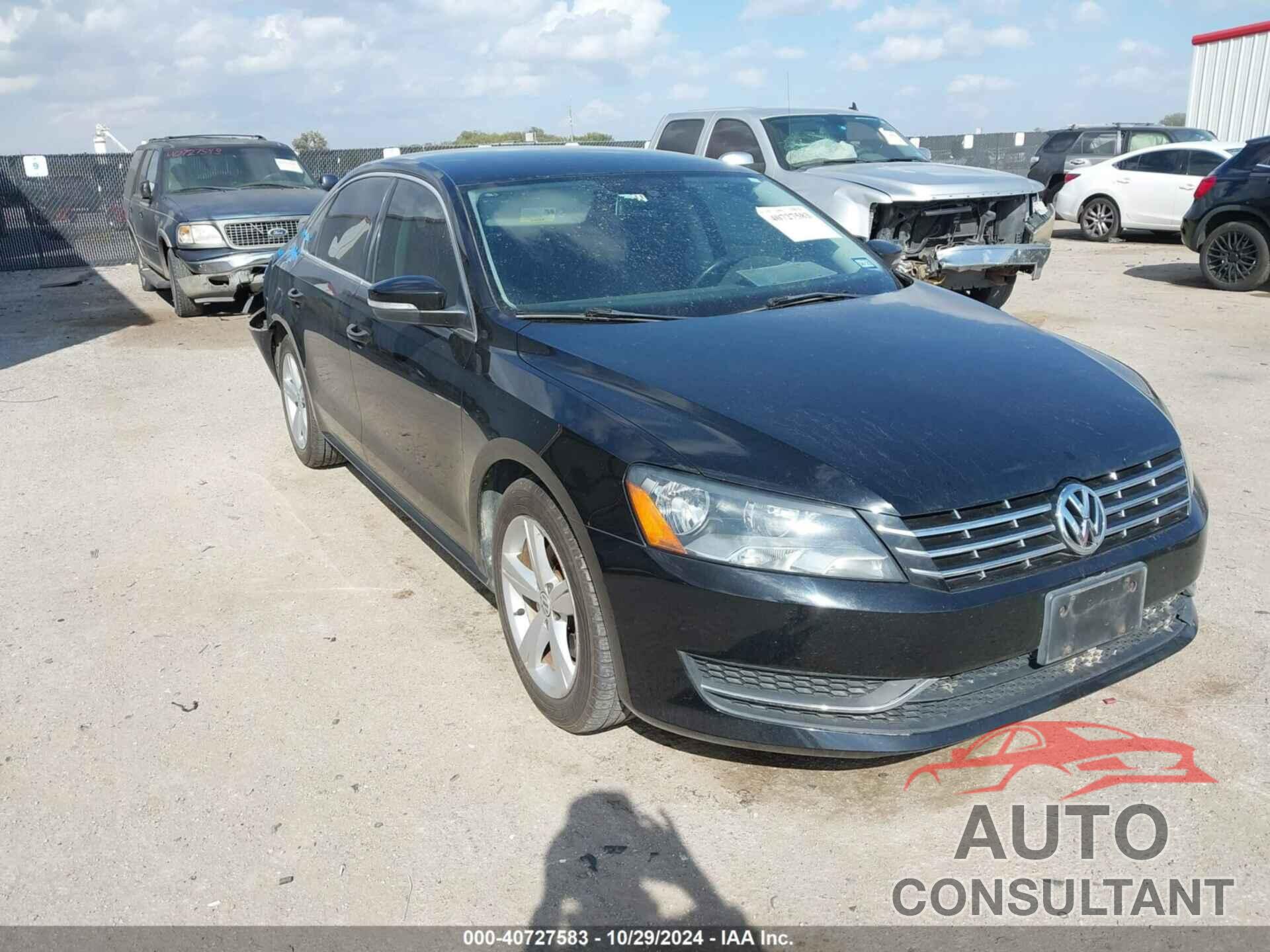 VOLKSWAGEN PASSAT 2013 - 1VWBH7A38DC120049