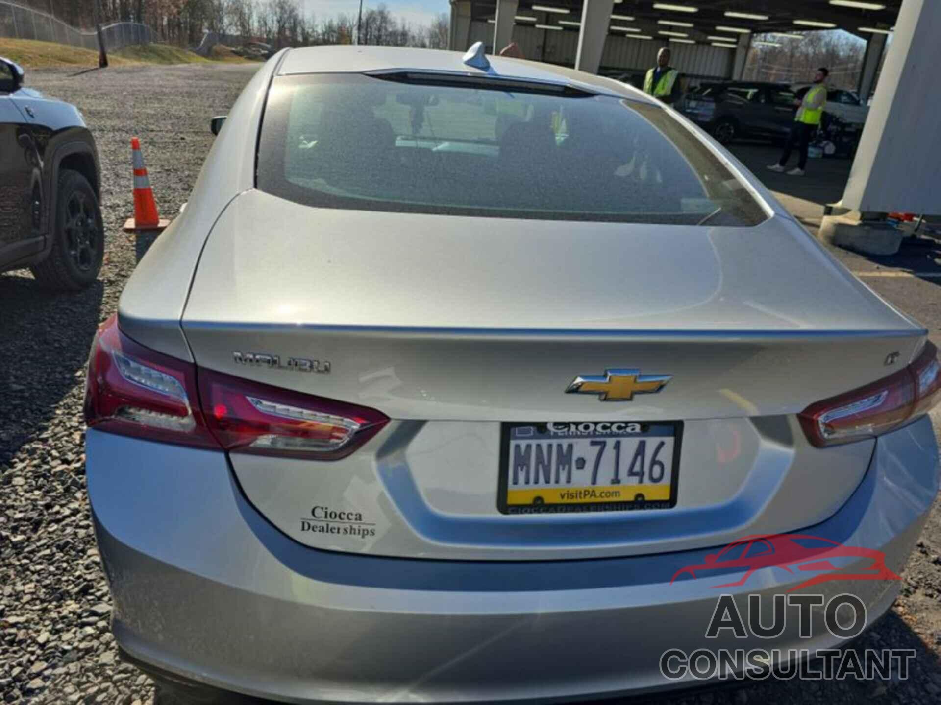 CHEVROLET MALIBU 2021 - 1G1ZD5STXMF033177
