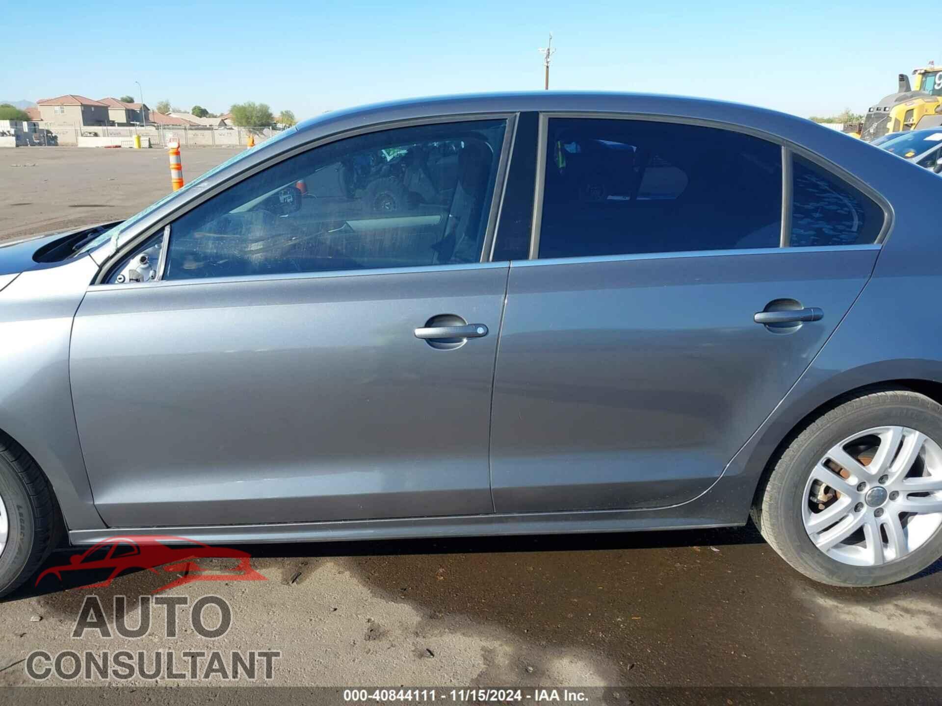VOLKSWAGEN JETTA 2017 - 3VW2B7AJ5HM300593