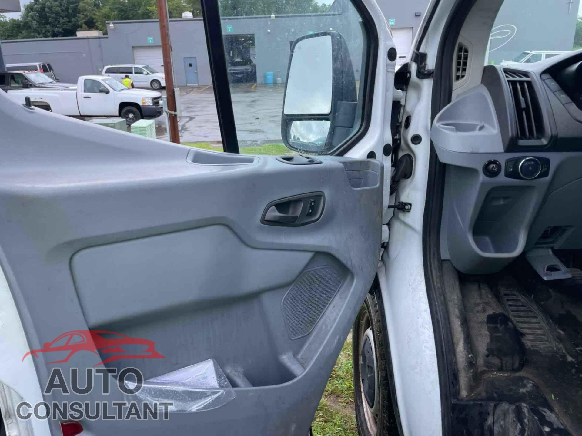 FORD TRANSIT 2017 - 1FTYE1YM8HKA94677