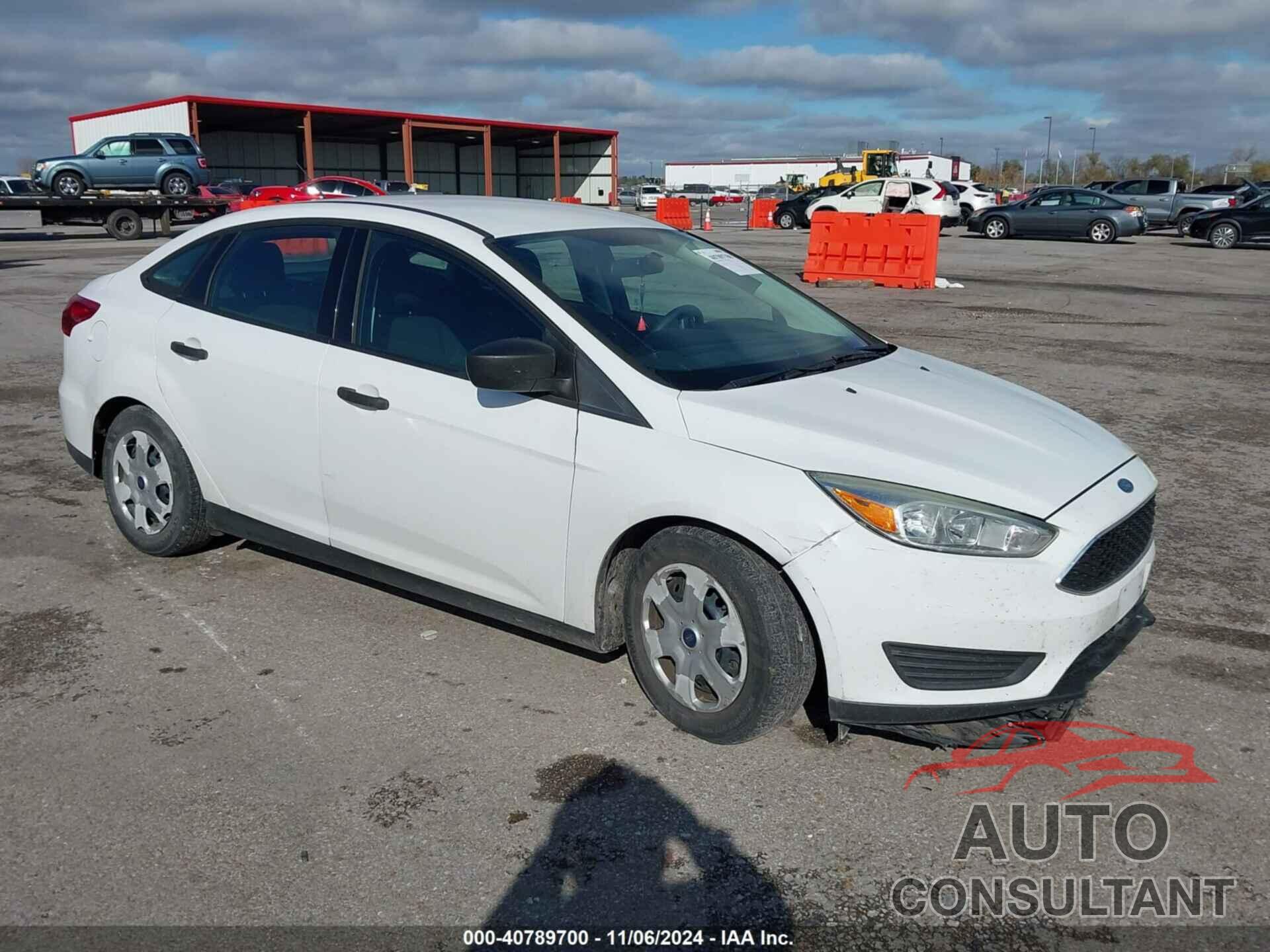 FORD FOCUS 2015 - 1FADP3E25FL300641