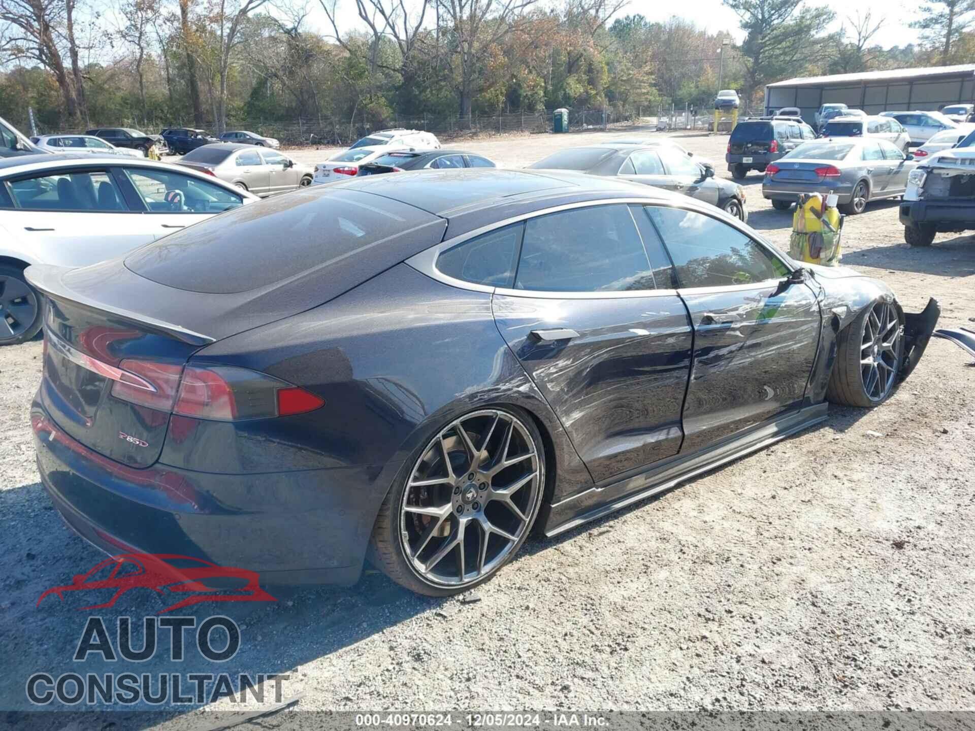TESLA MODEL S 2015 - 5YJSA4H47FF083005